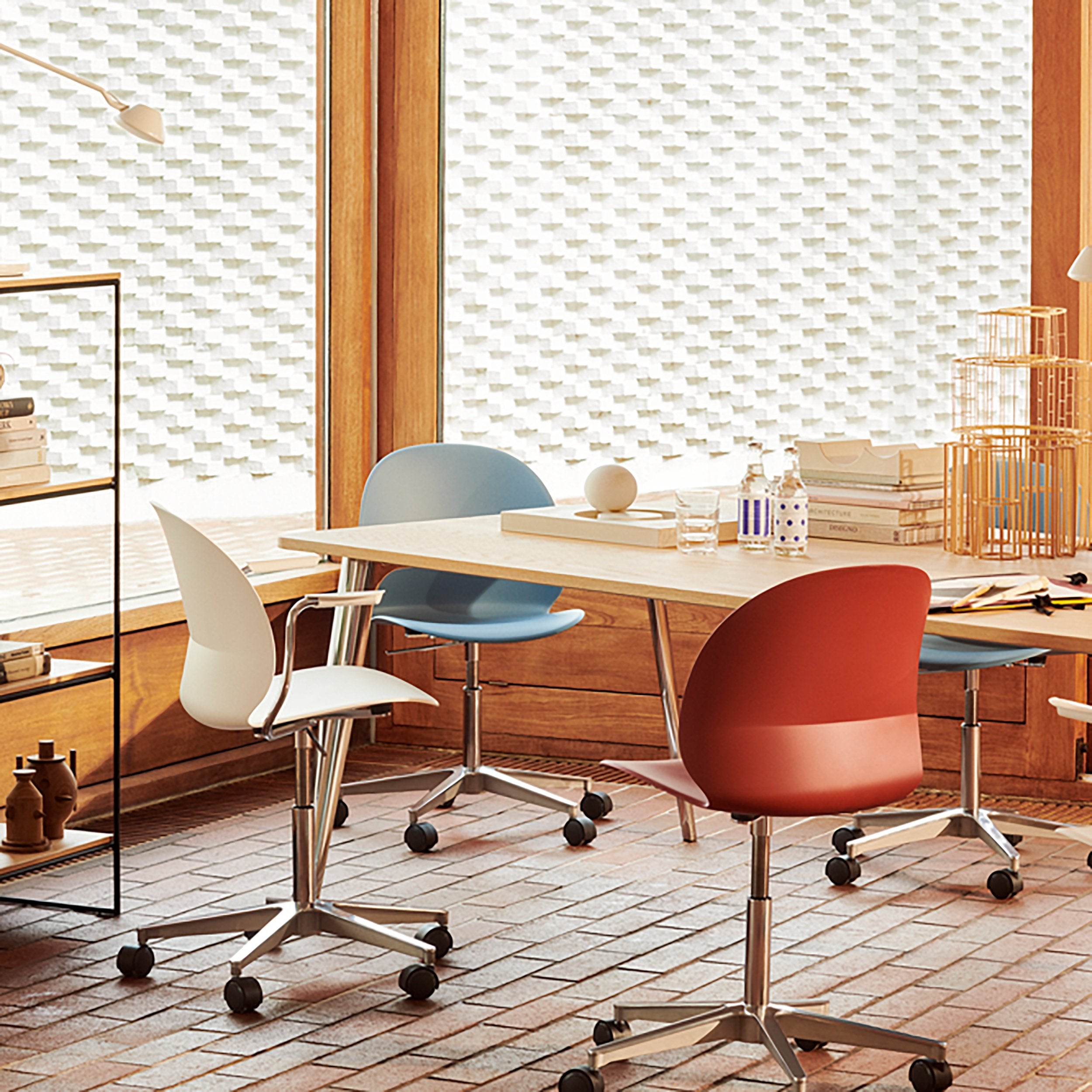 N02 Recycle Swivel Armchair