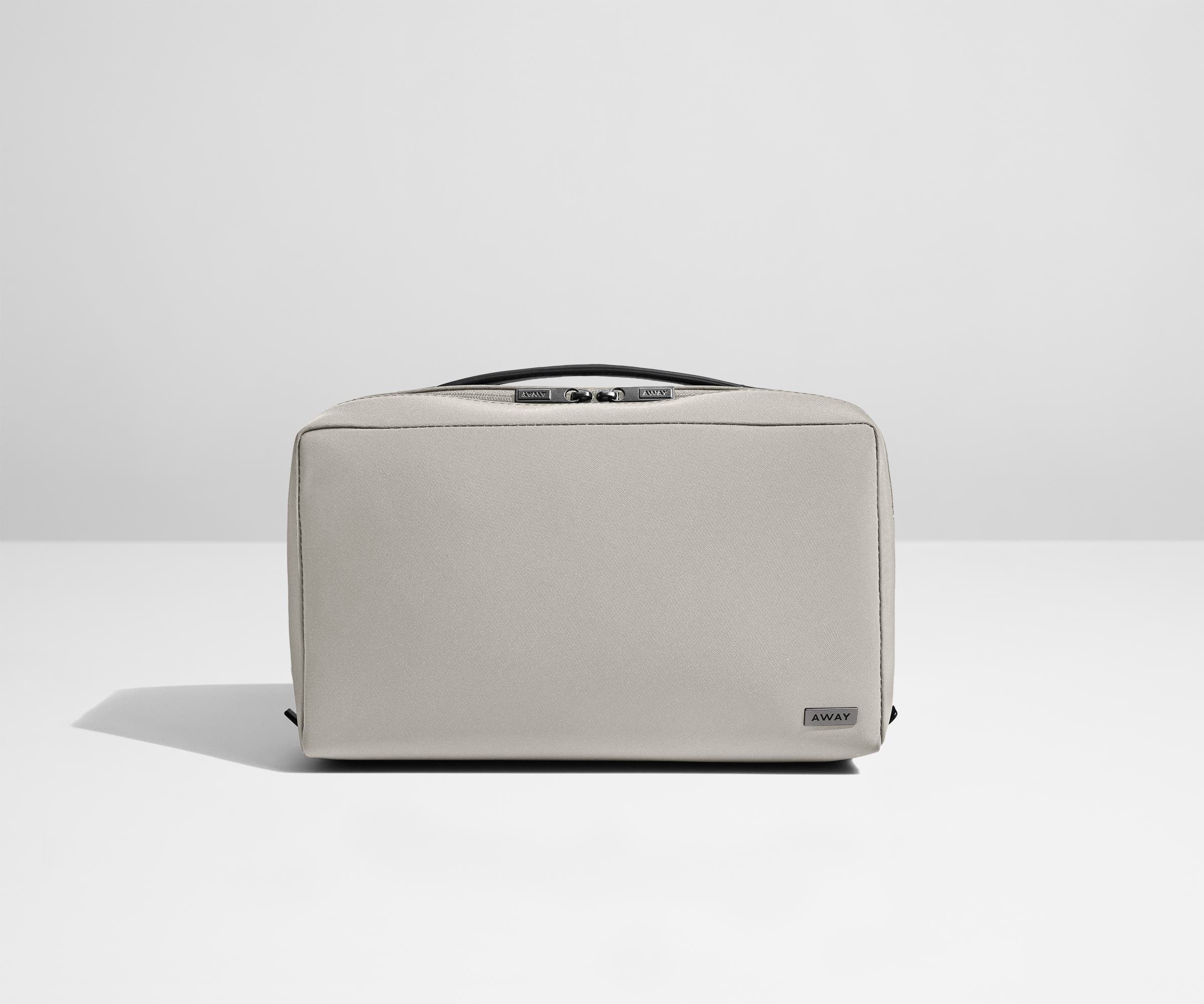 The Large Toiletry Bag in Cloud Gray