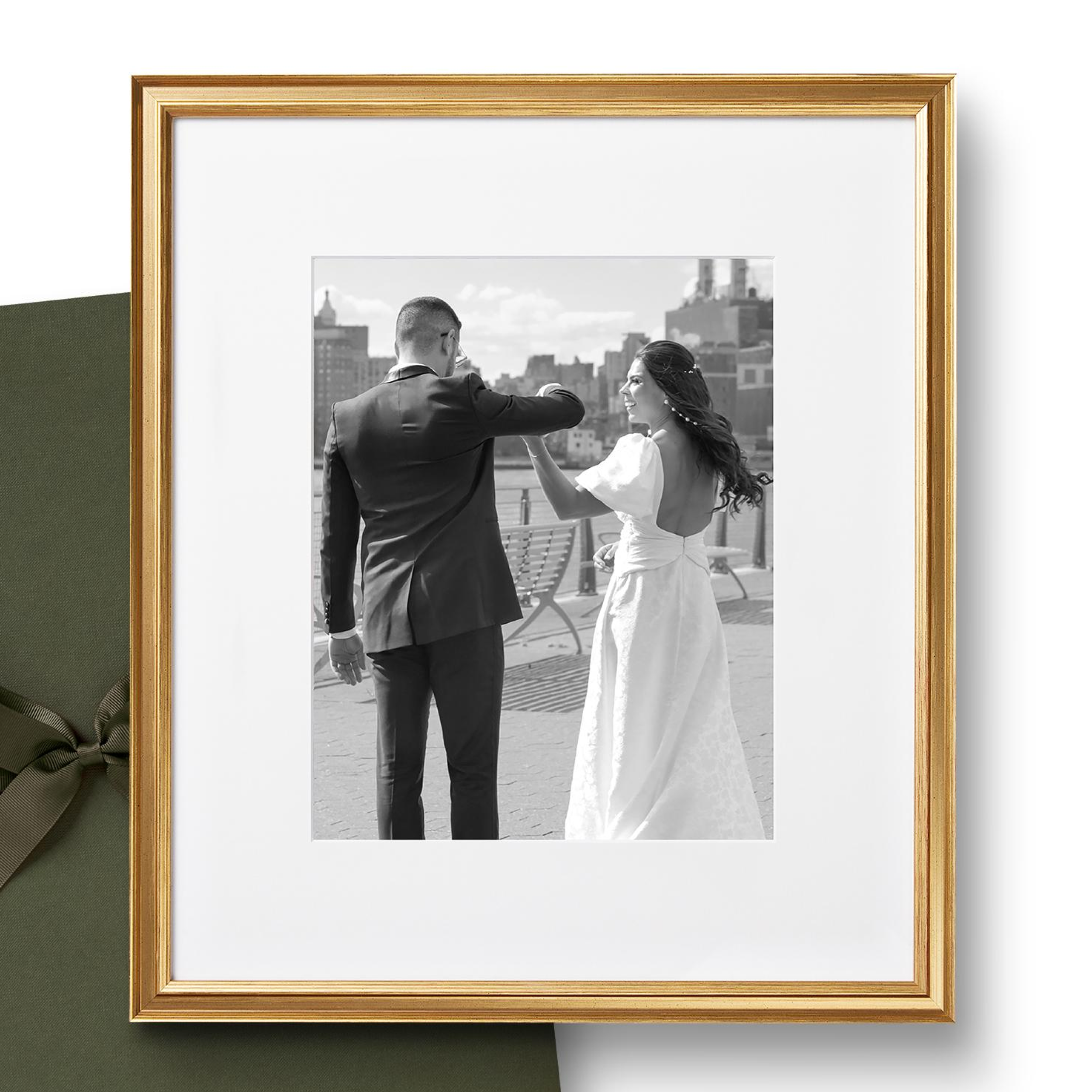 The Perfect Gift: 14x16 - Richmond