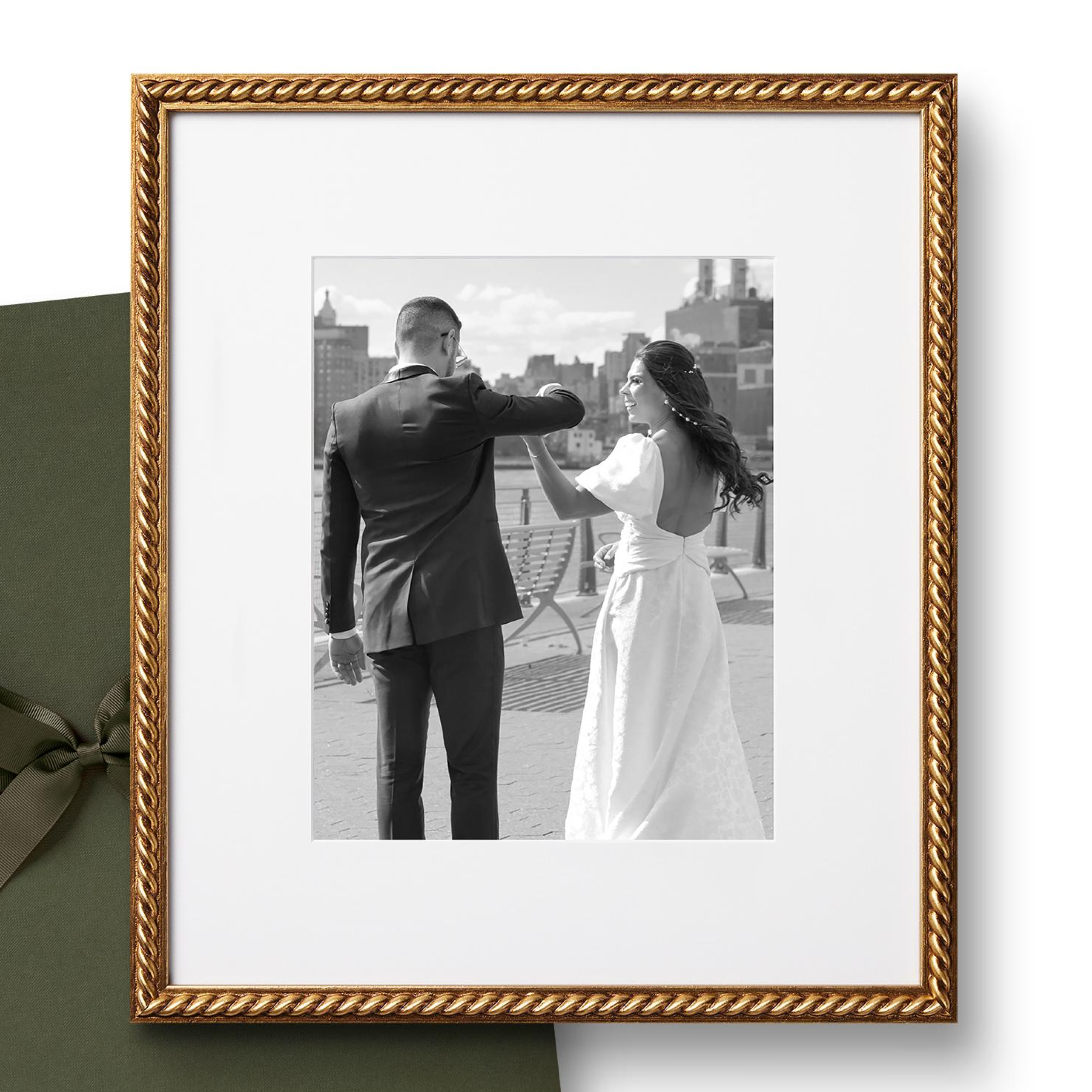 The Perfect Gift: 14x16 - Somerset