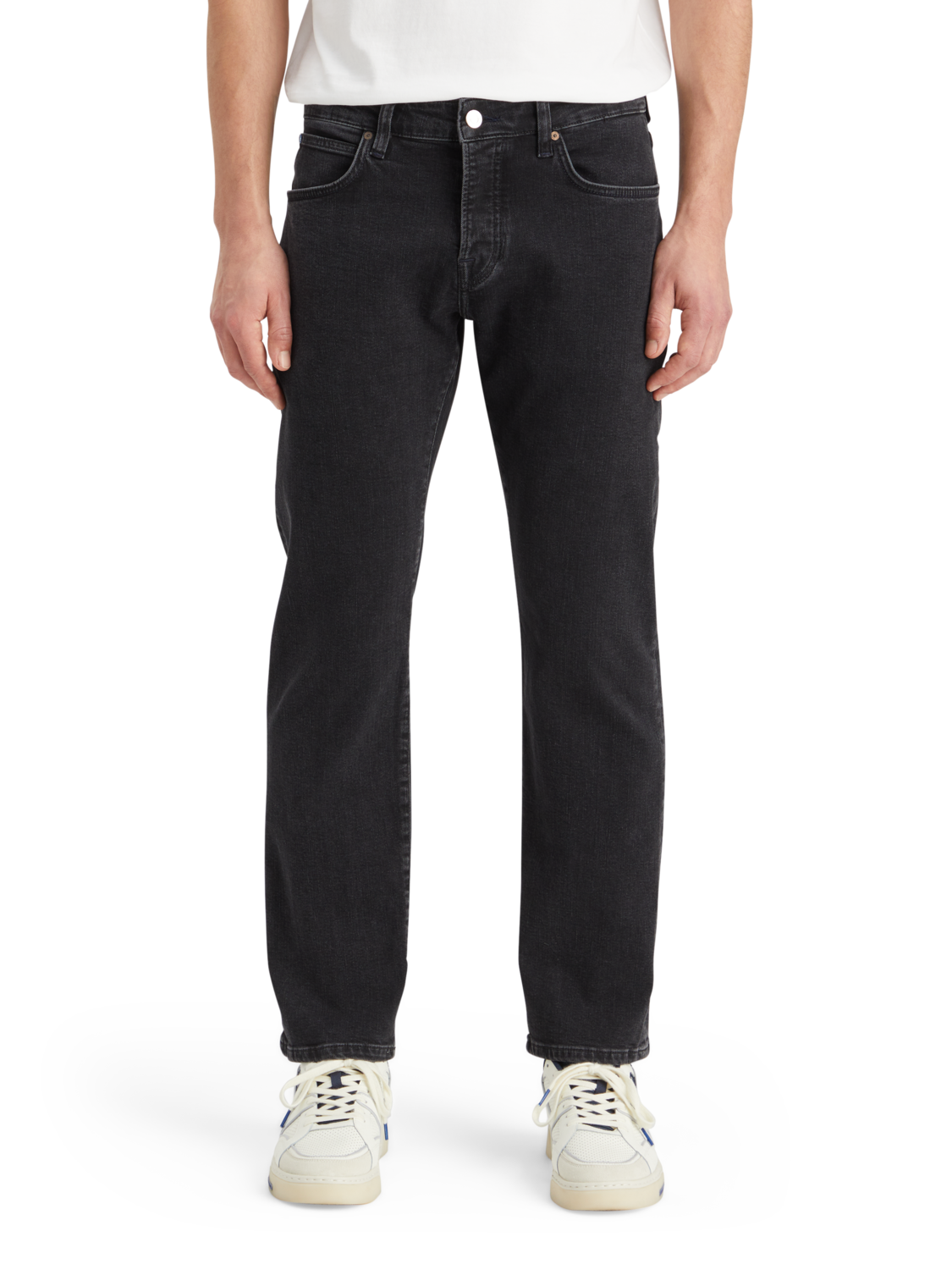 Essentials — The Zee Straight Jeans | City Black