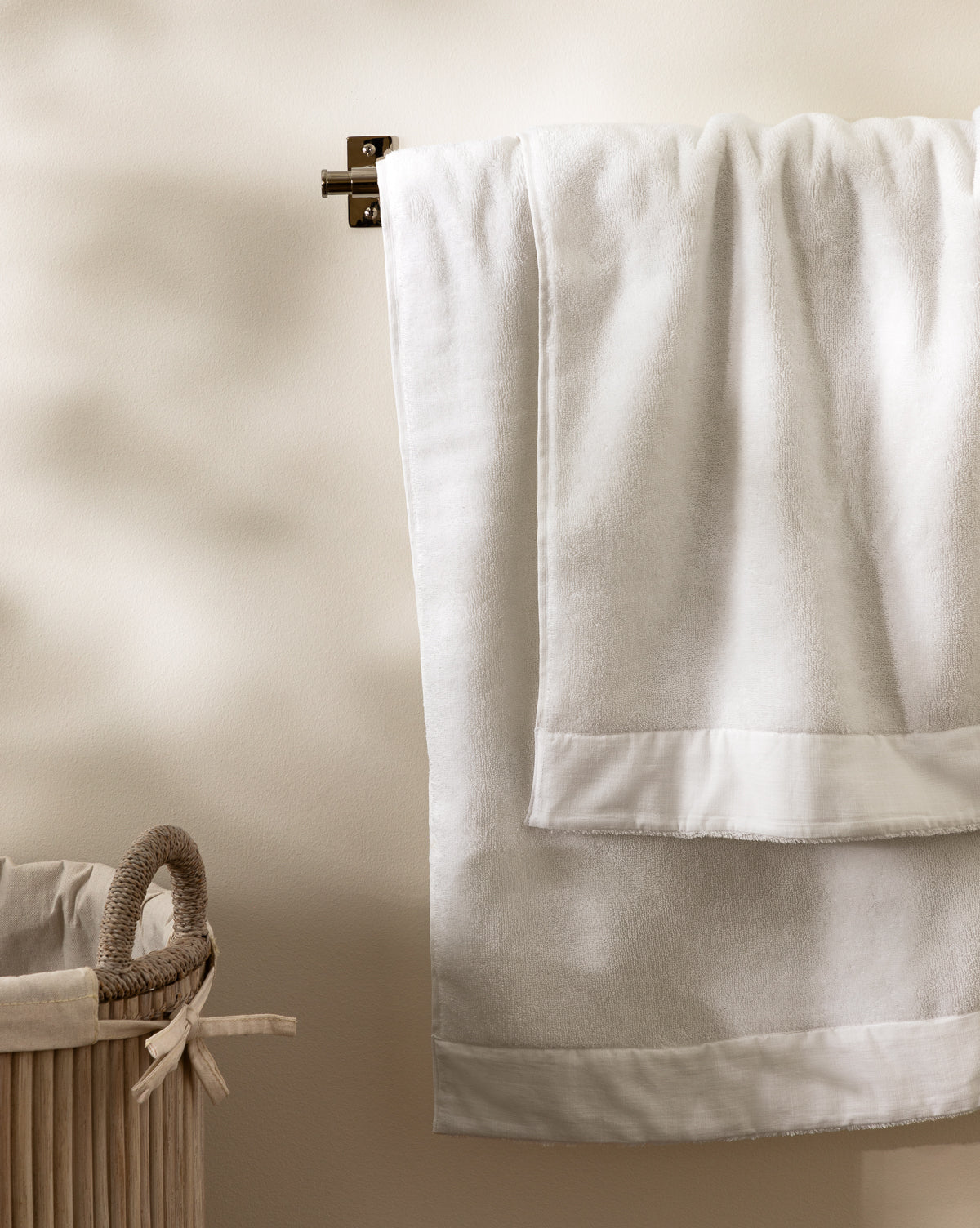 Dedra Hand Towel