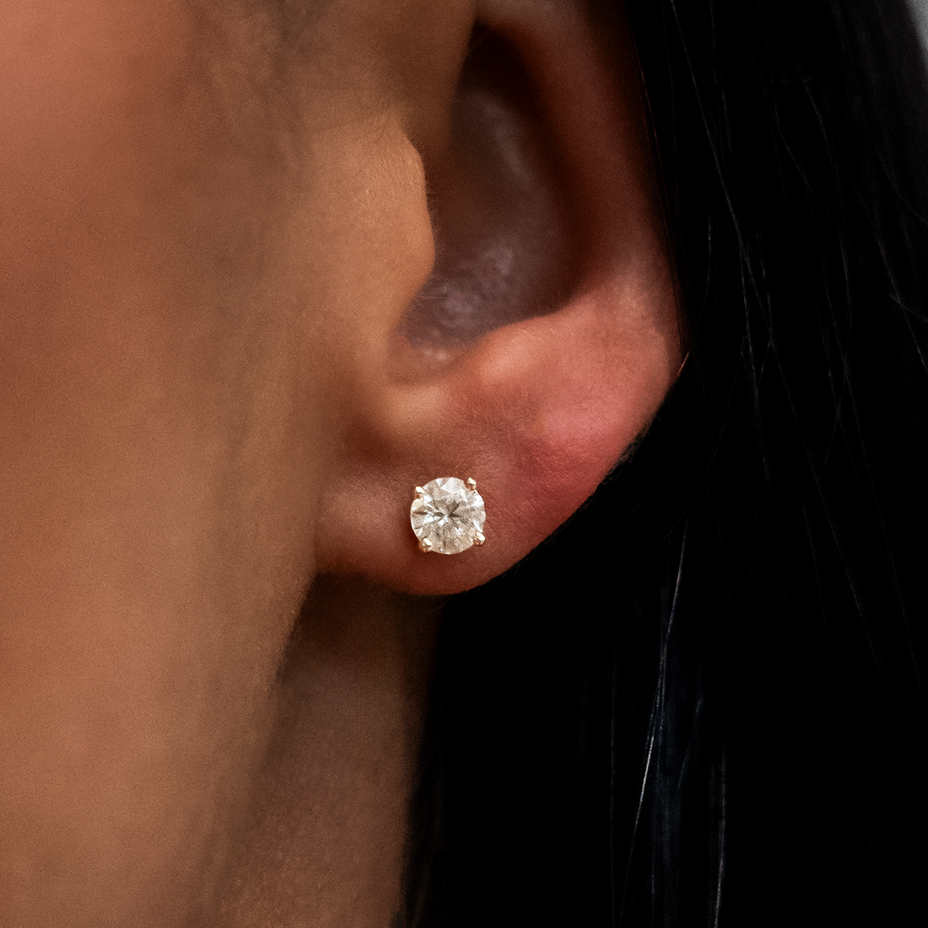 Women's Moissanite Round Cut Diamond Stud Earring in Yellow Gold Vermeil - 5mm