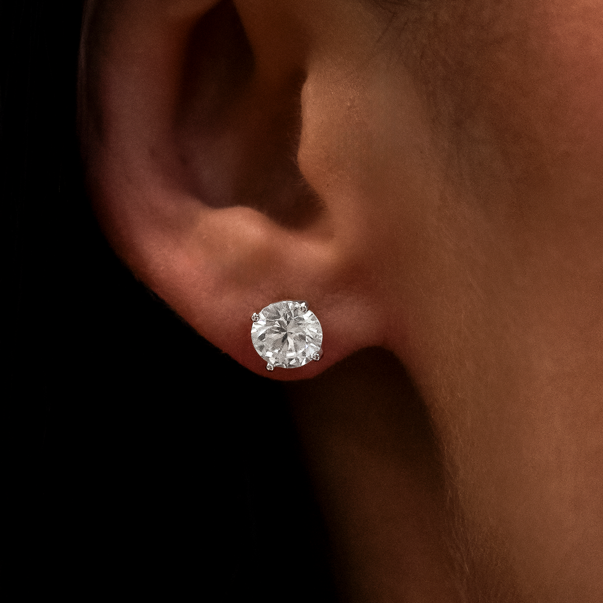 GLD 7mm Round Cut Diamond Stud Earrings in White Gold