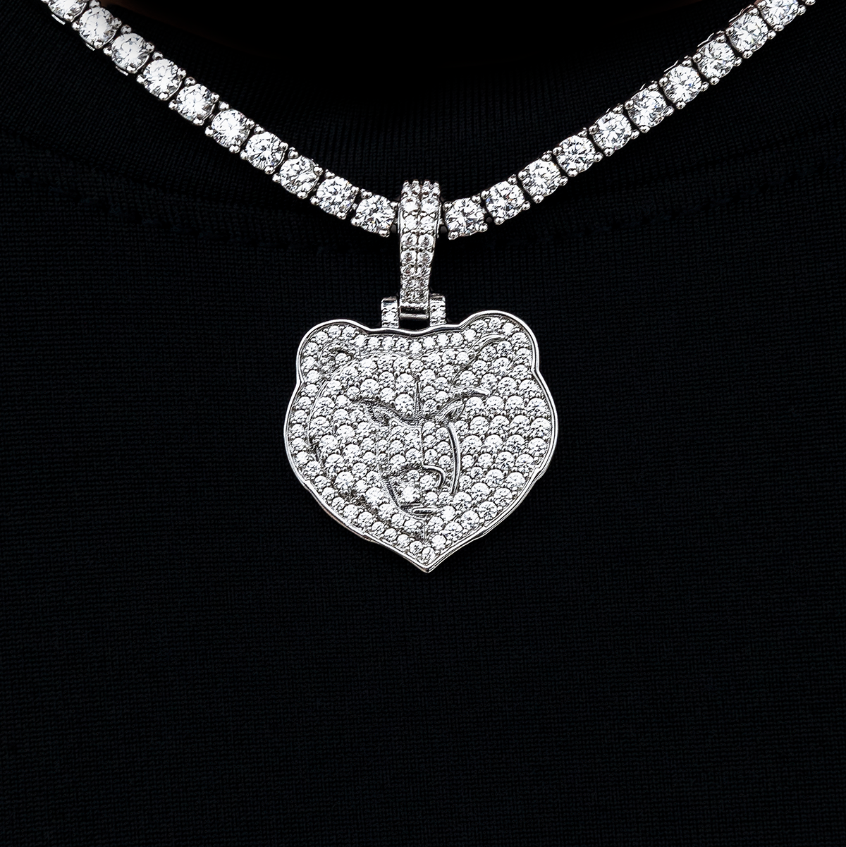 Memphis Grizzlies Official NBA Micro Logo Pendant in White Gold
