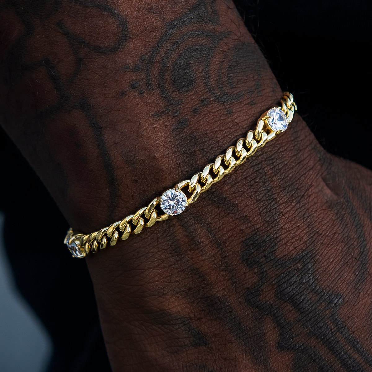 GLD Round Stone Station Cuban Bracelet in Yellow Gold