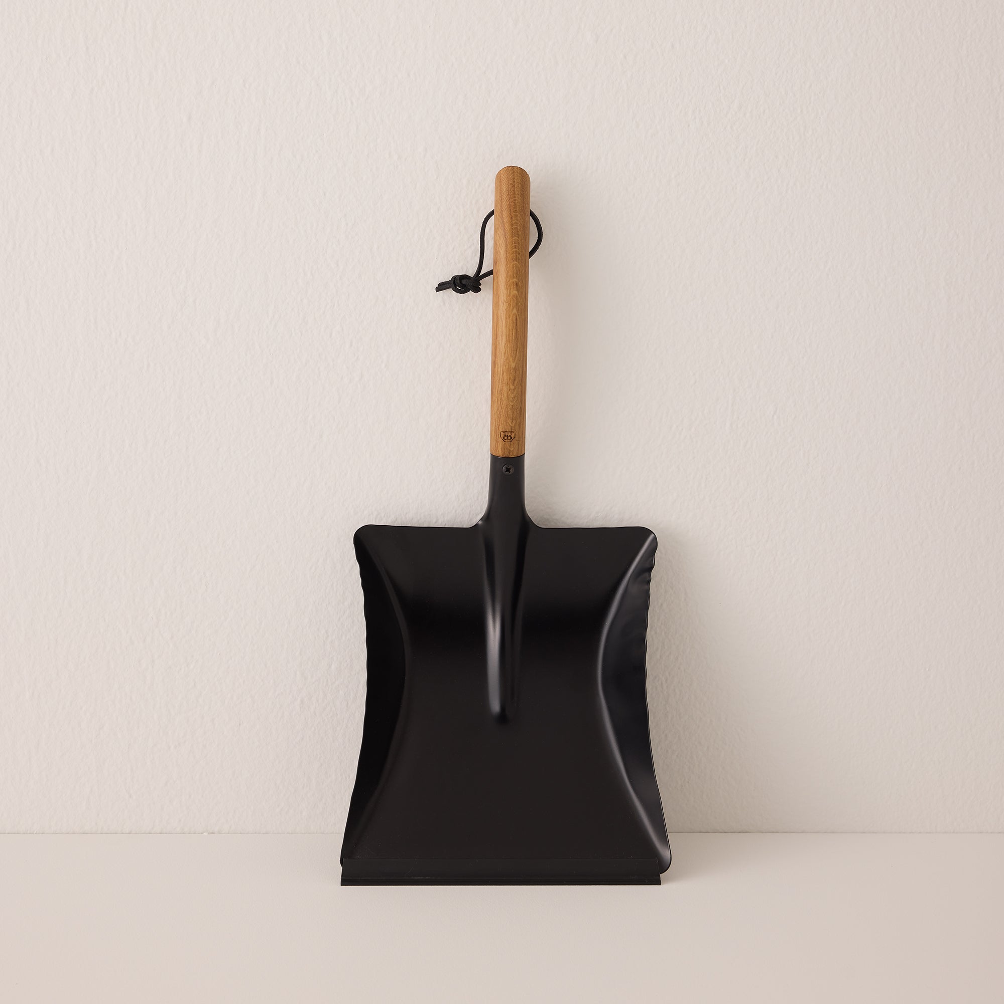 Oak Handle Dustpan