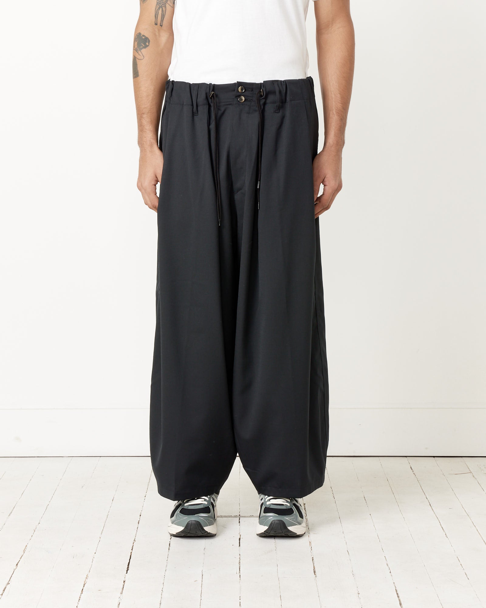 Circular Pant in Black