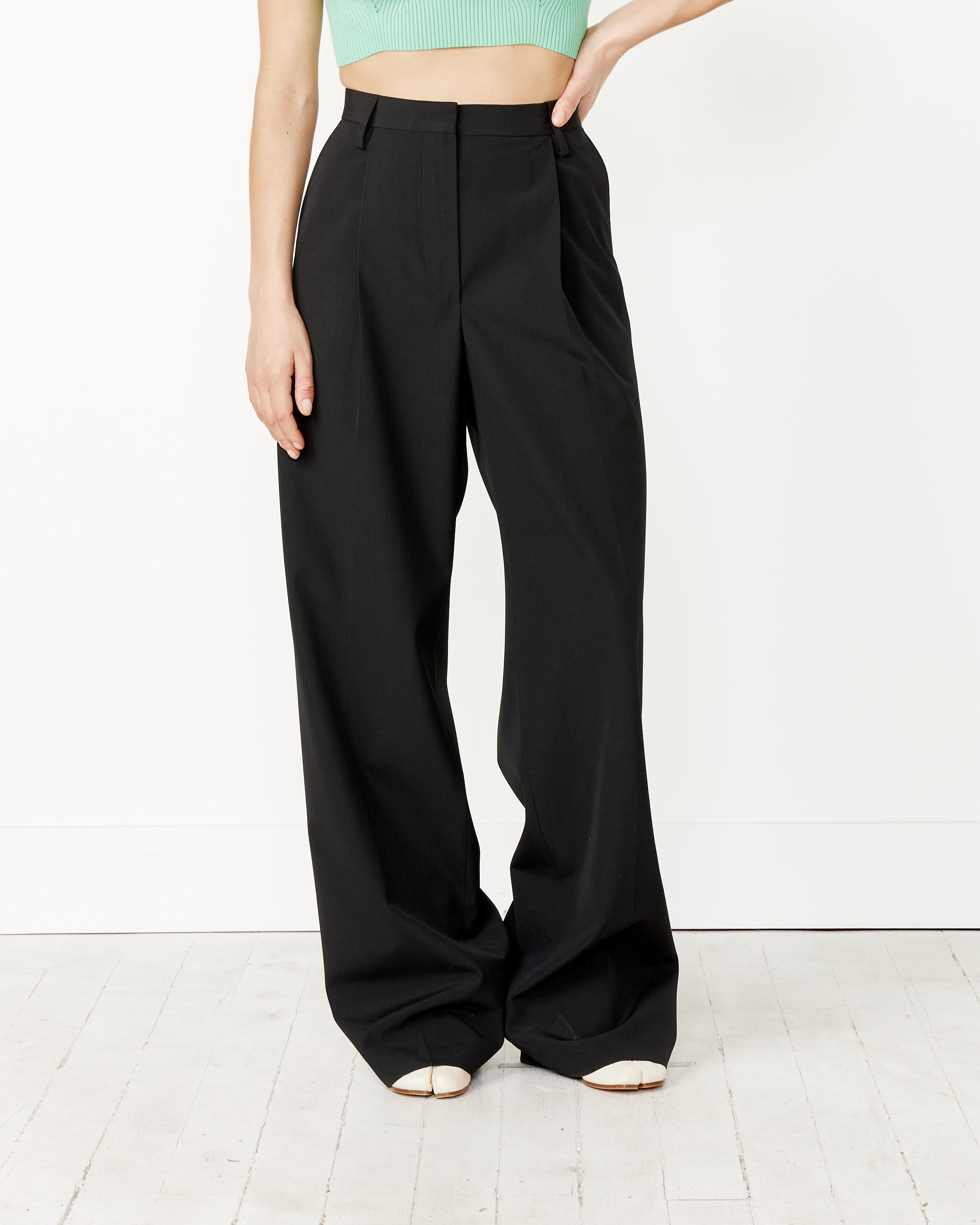 Pleated Pants in Black