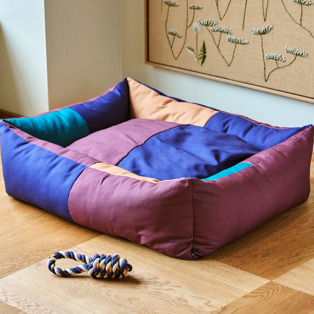 HAY Dog Bed in Recycled Polyester - Burgundy/ Green