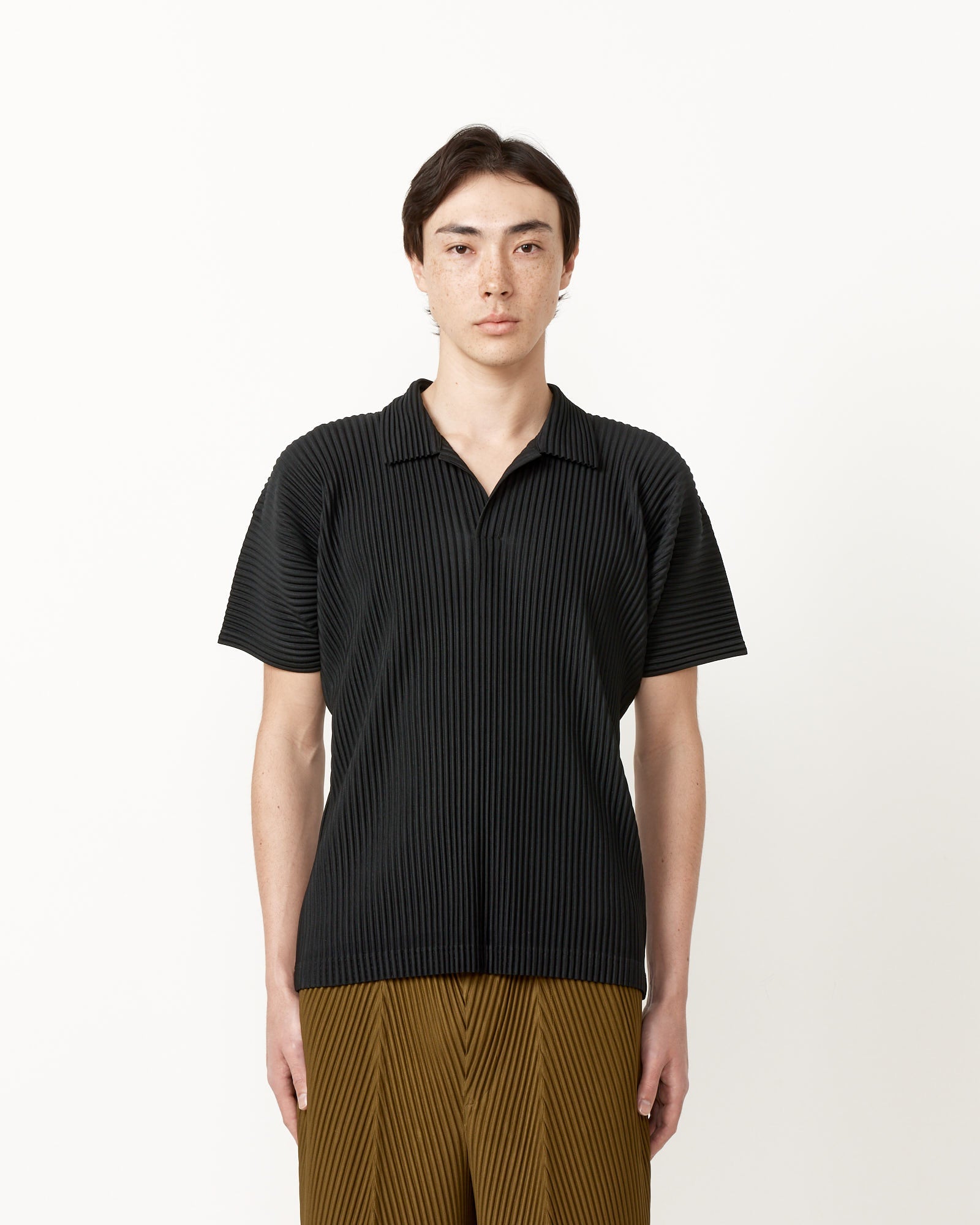 Basics Polo in Black