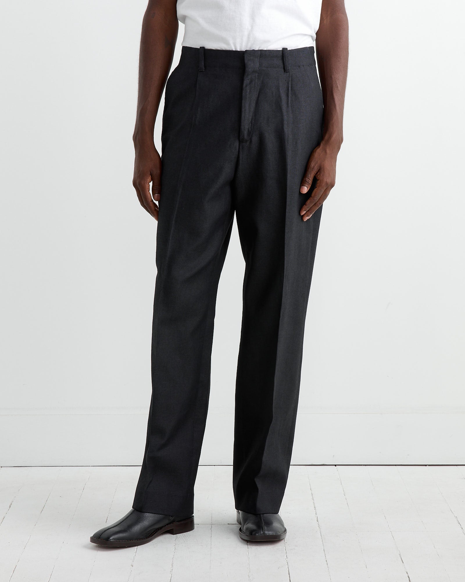 Borrowed Canvas Chino in Black