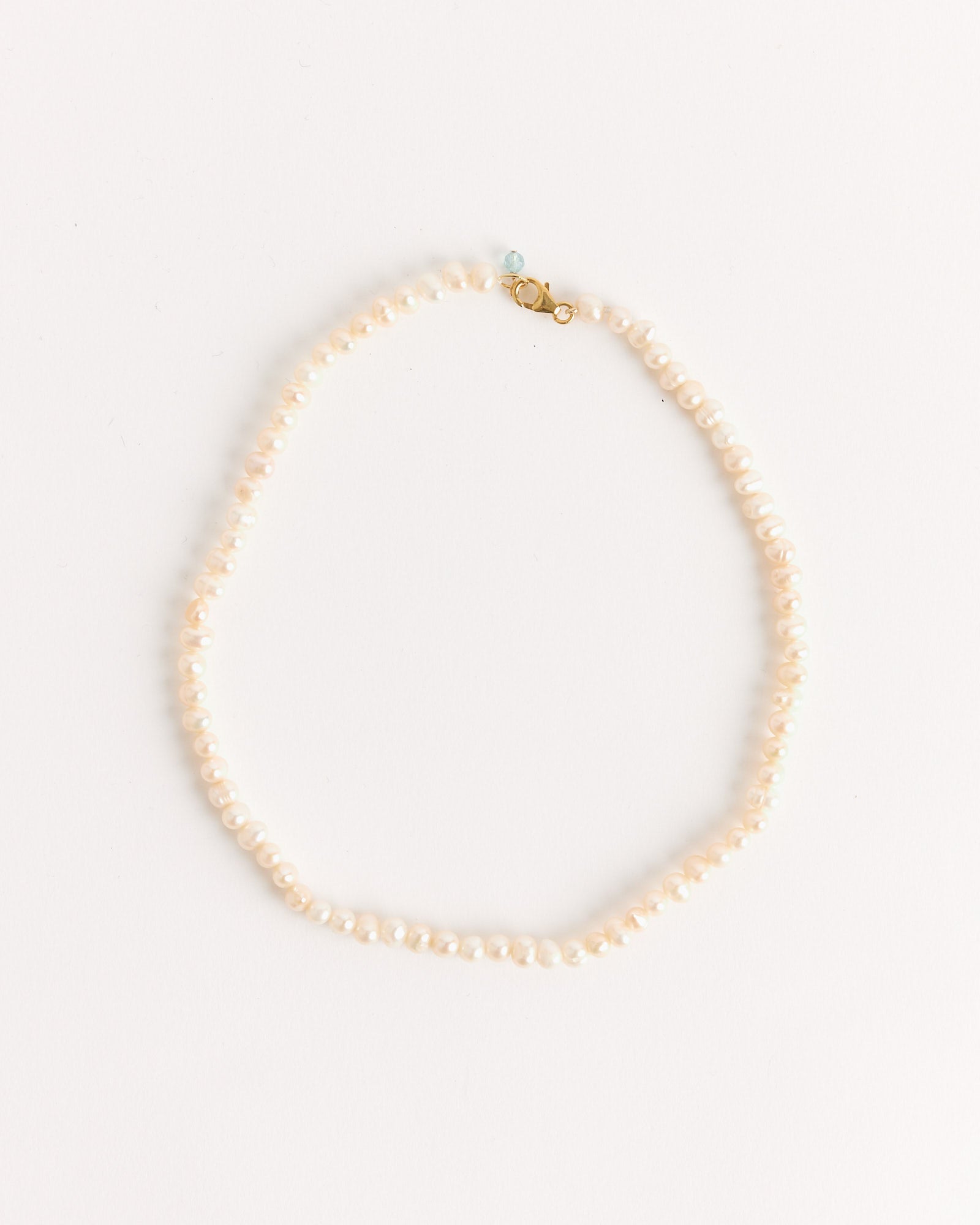Betty Pearl Necklace in Ivory/Gold