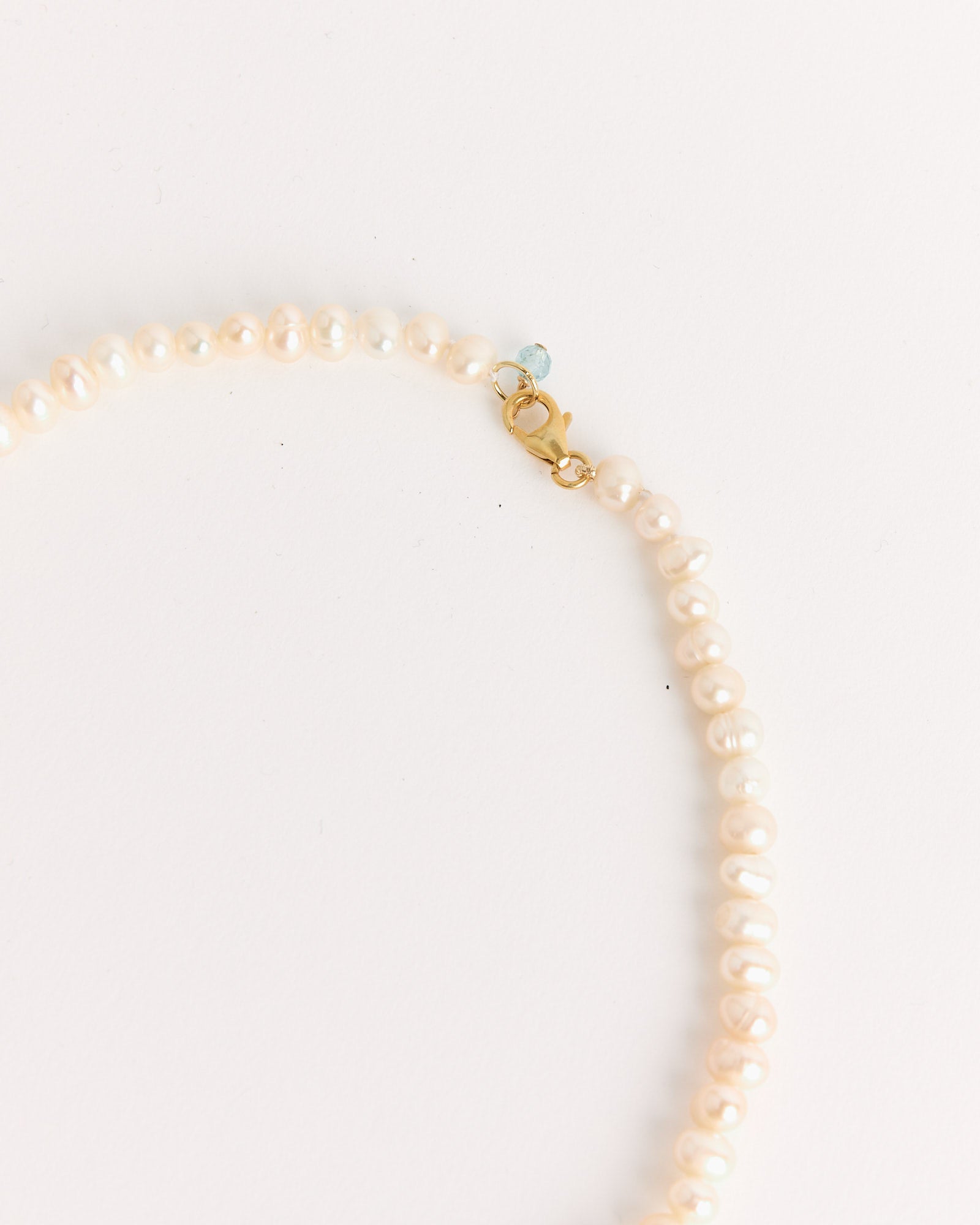 Betty Pearl Necklace in Ivory/Gold
