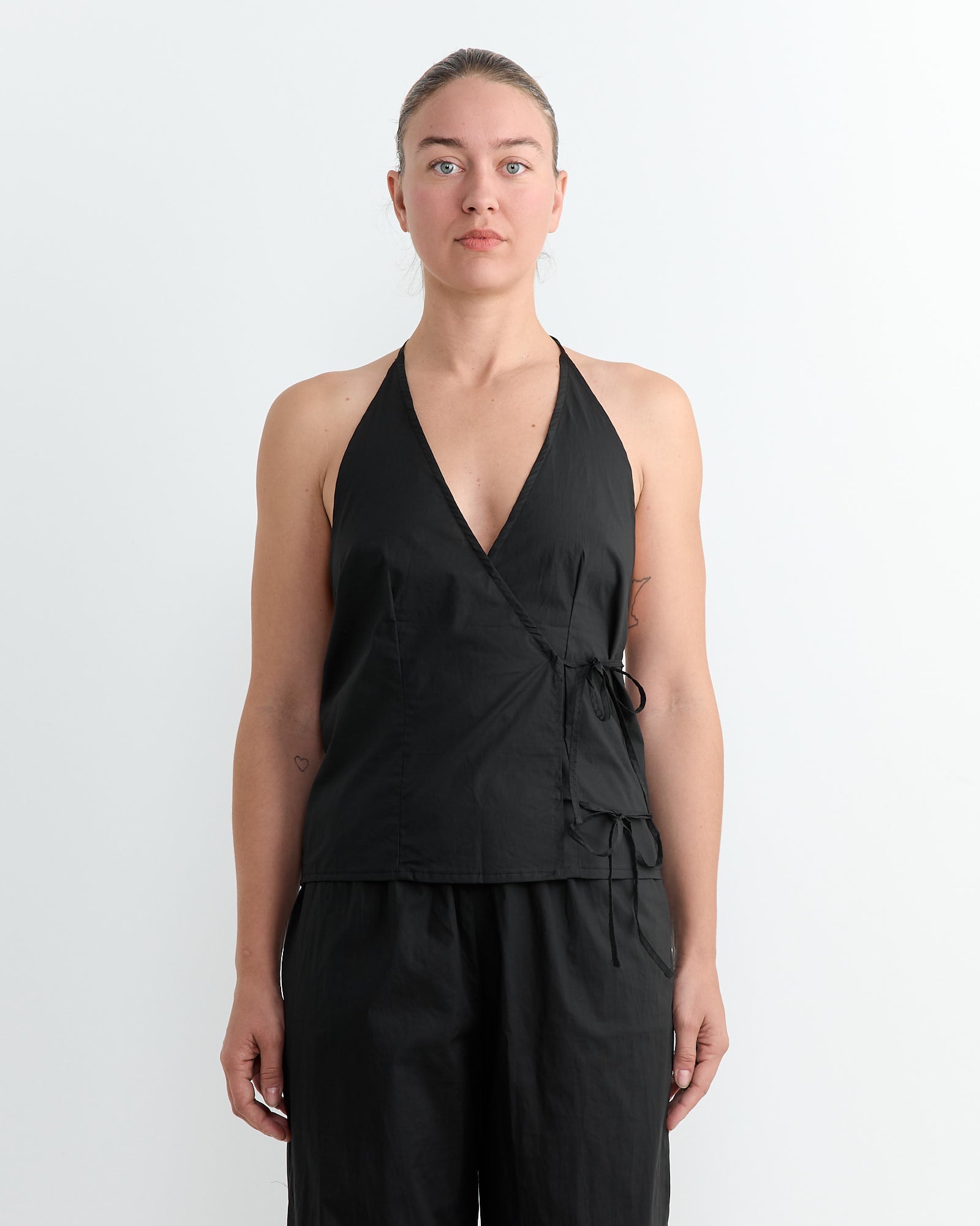 Drawcord Halter in Black