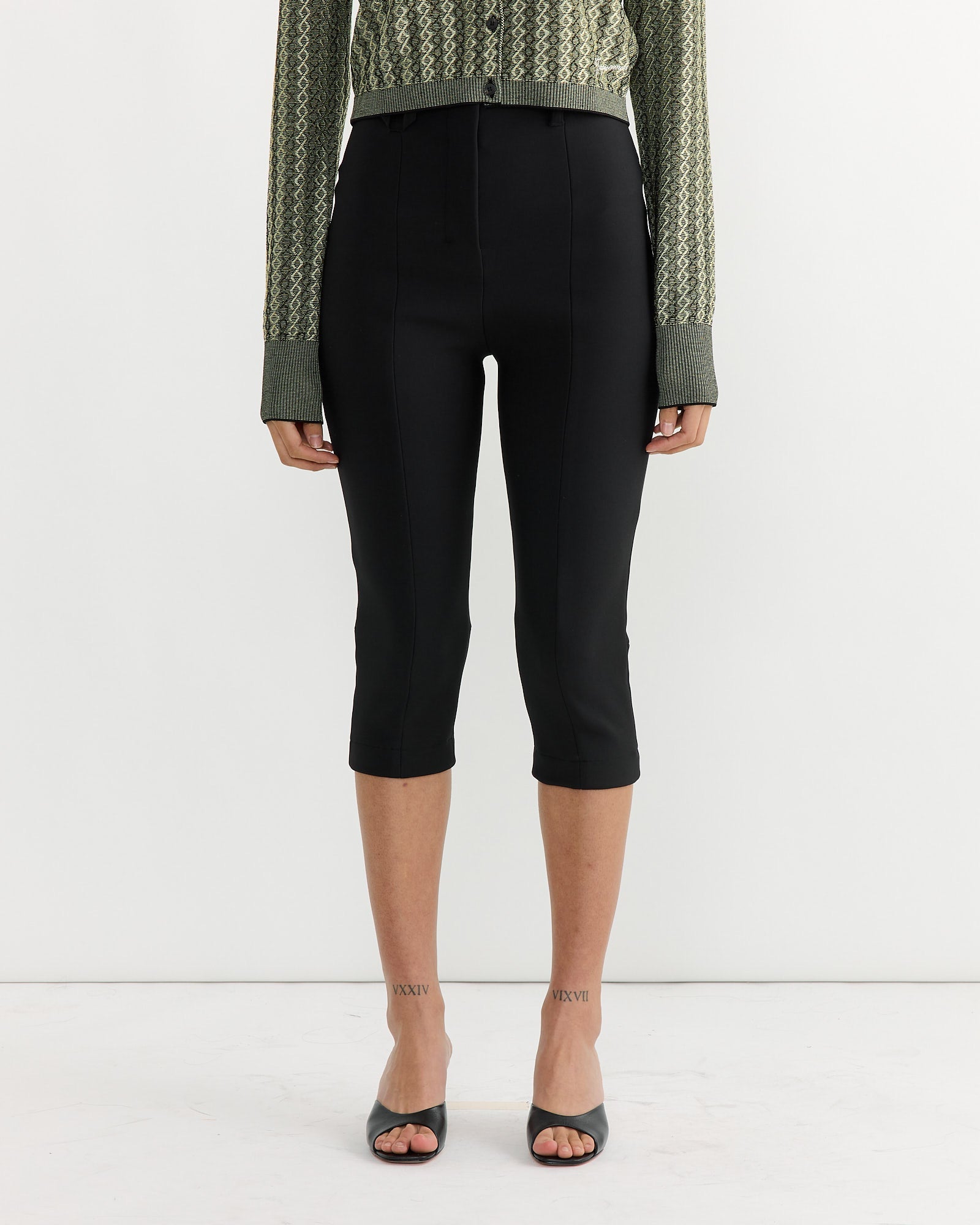 Le Pantalon Capri Trouser in Black