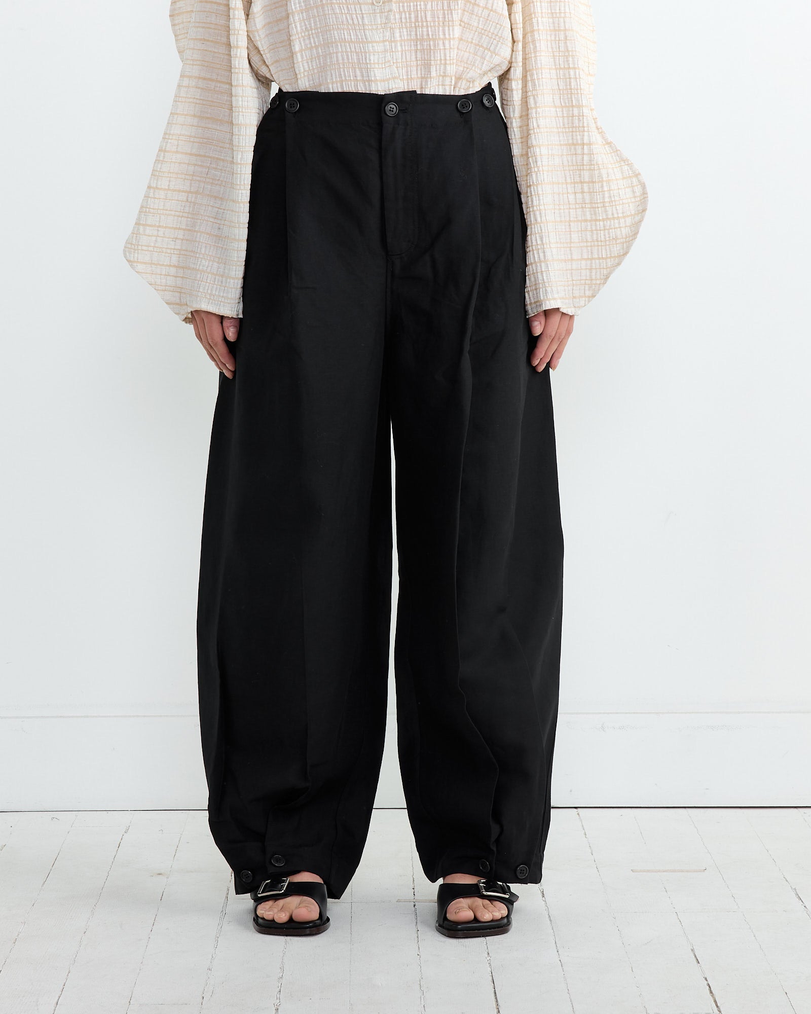 Button Pant in Black