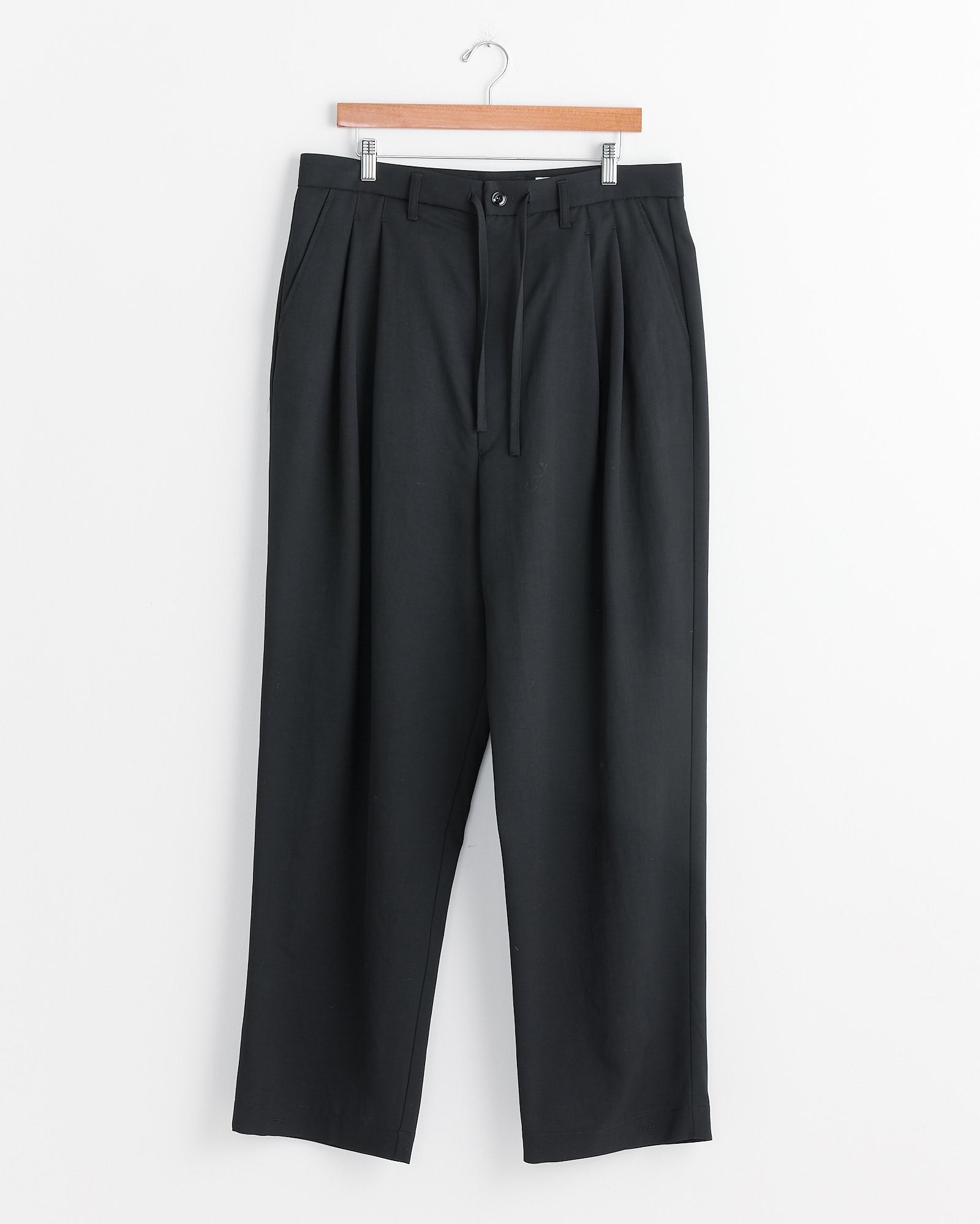 Drawstring Pleated Pant in Black
