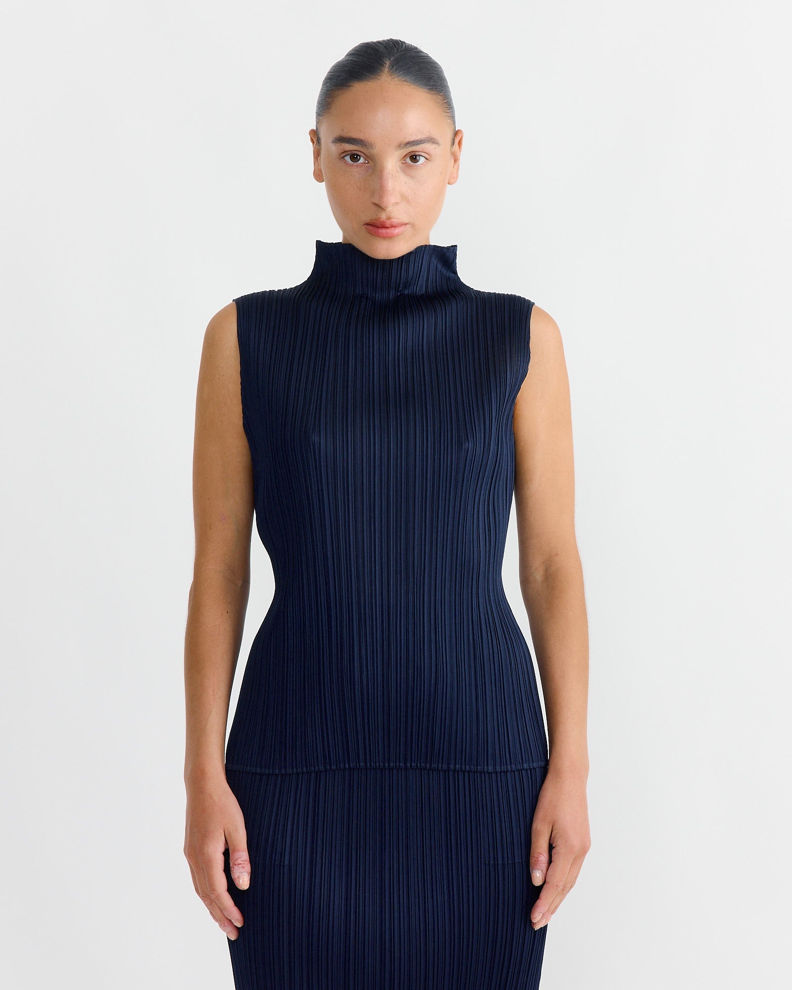 New Colorful Basics 4 Sleeveless Top in Navy