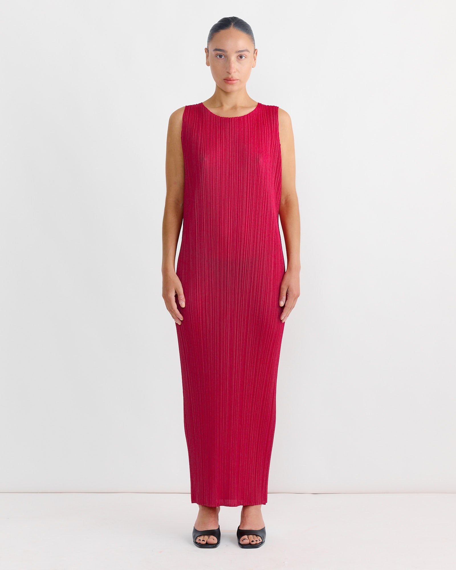 New Colorful Basics 4 Dress in Carmine
