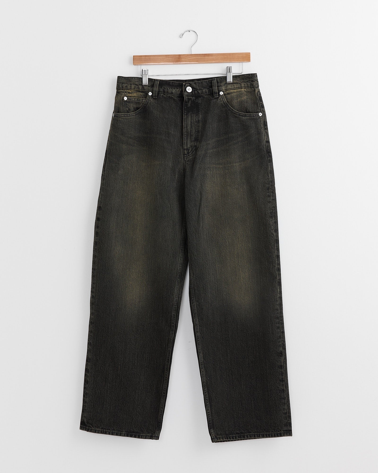Vast Cut Jean in Black Sand
