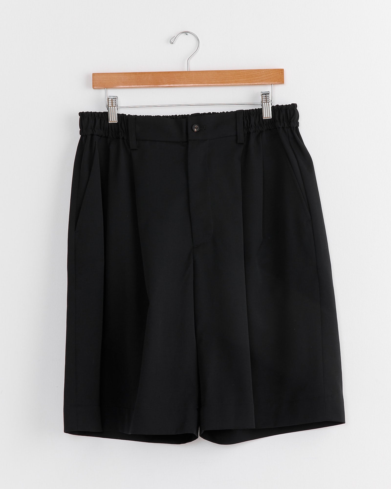 Wide Easy Short in Black