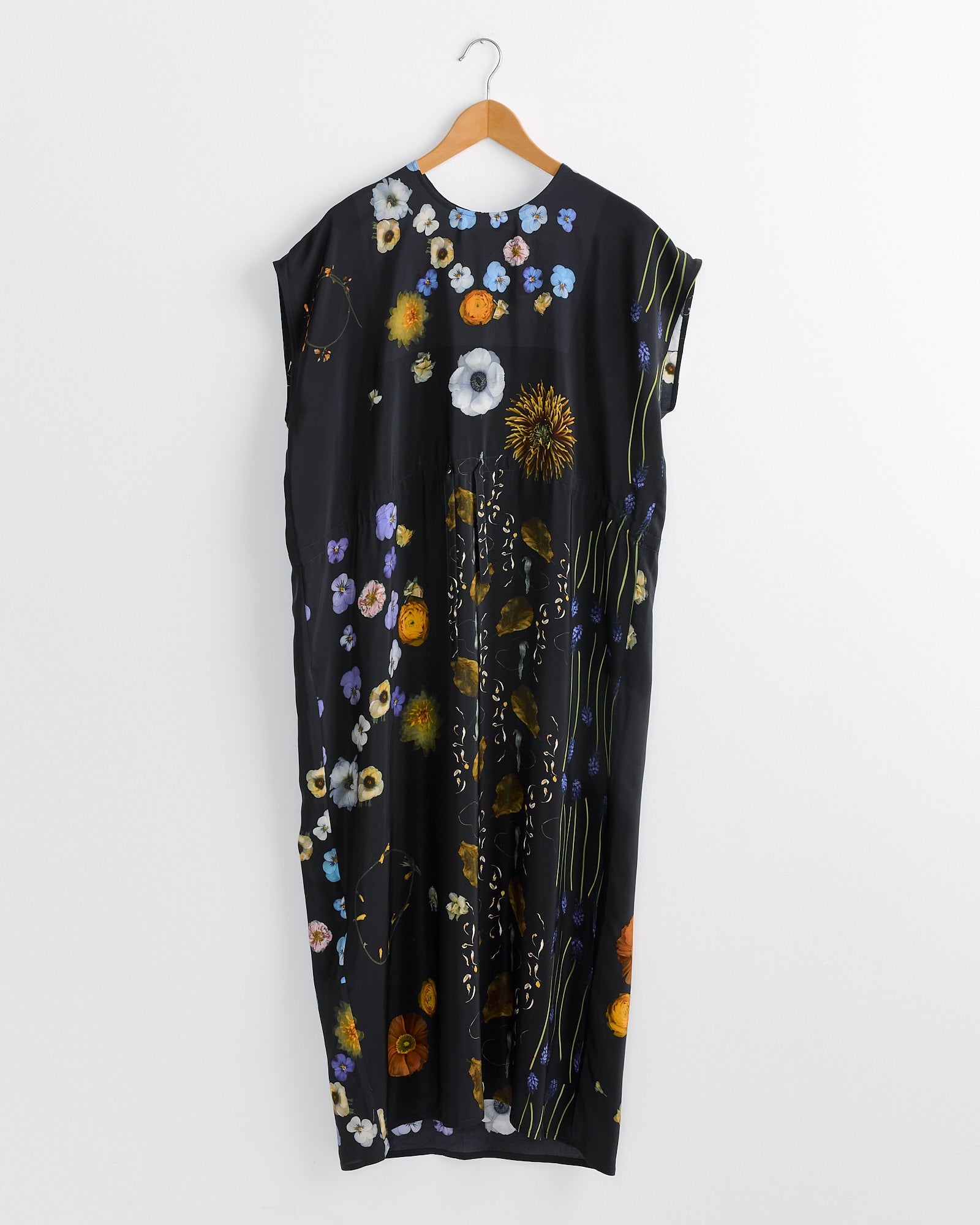 Simple Dress in Print I/Flowers on Black
