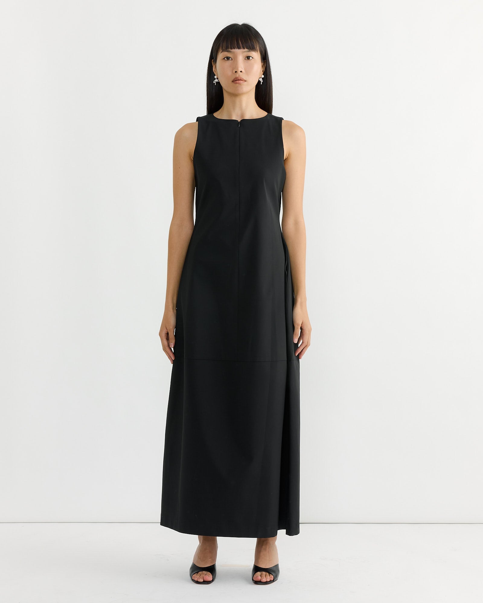 Hourglass Long Dress in Black