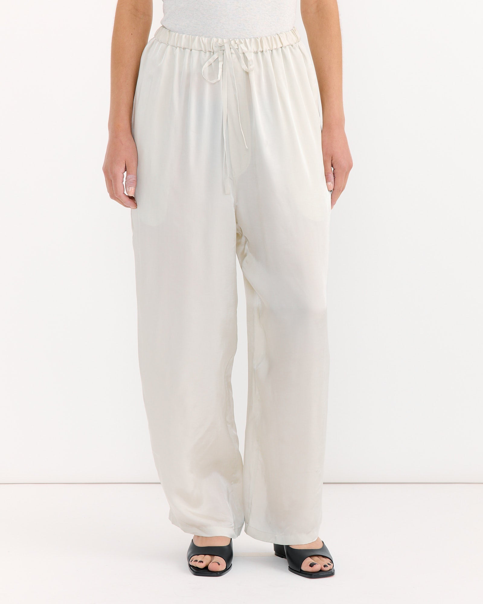 Viscose Relaxed Pant in Hielo