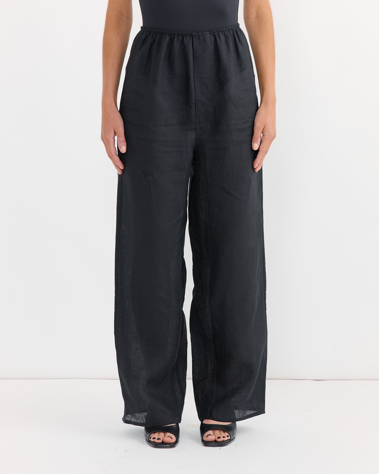 Stoa Pant in Black