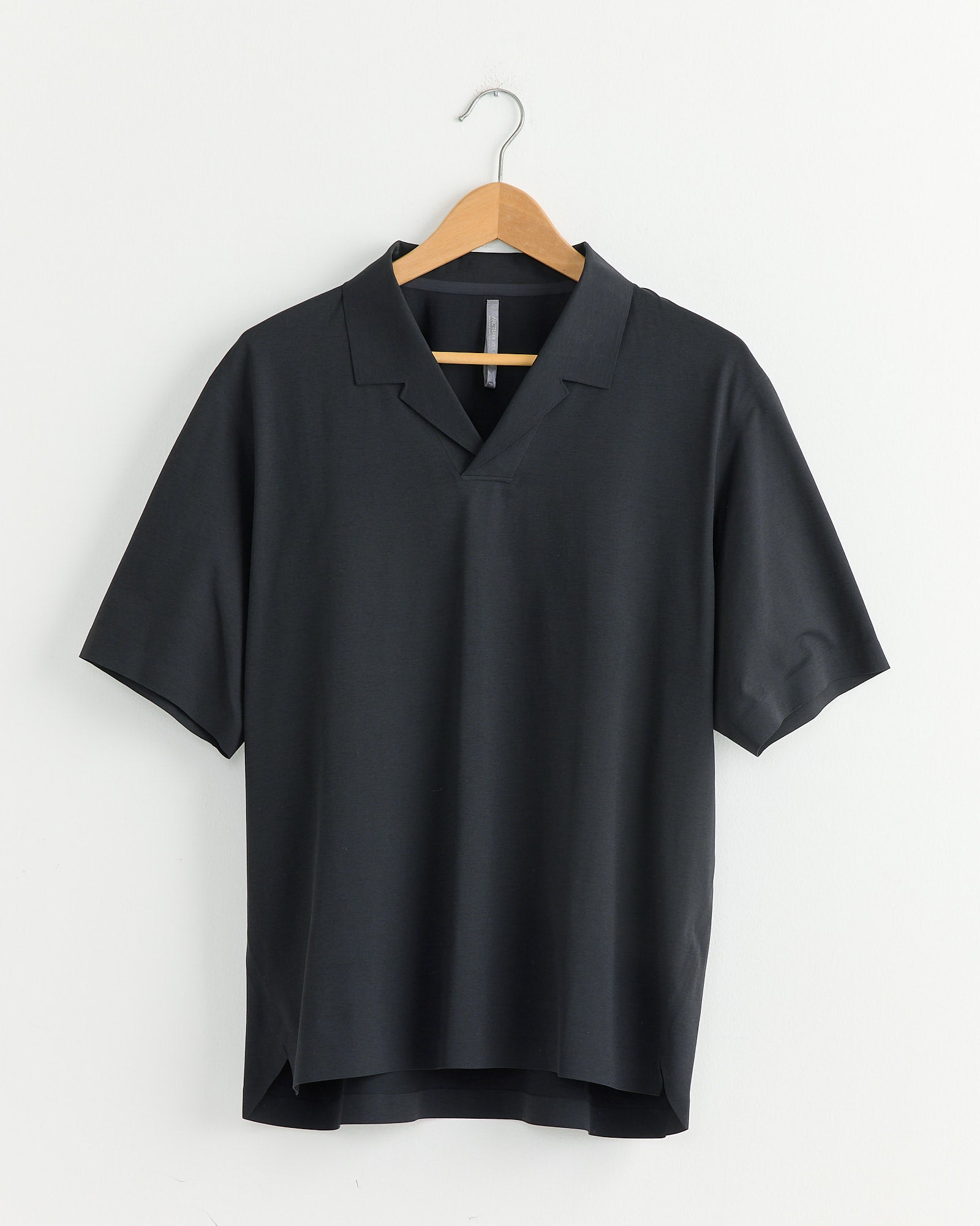 Metron Polo Shirt in Black