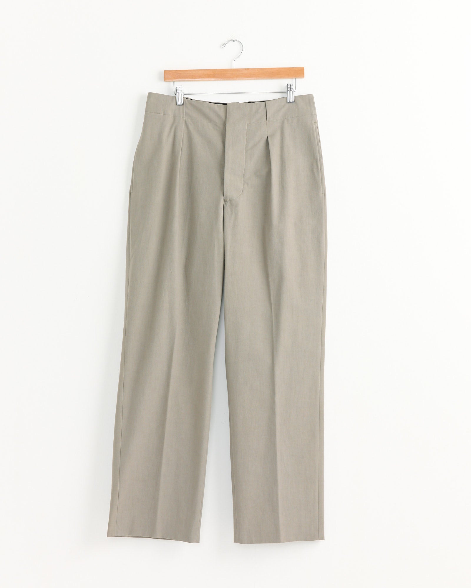 Wide Belt Loop Trouser in Pebble