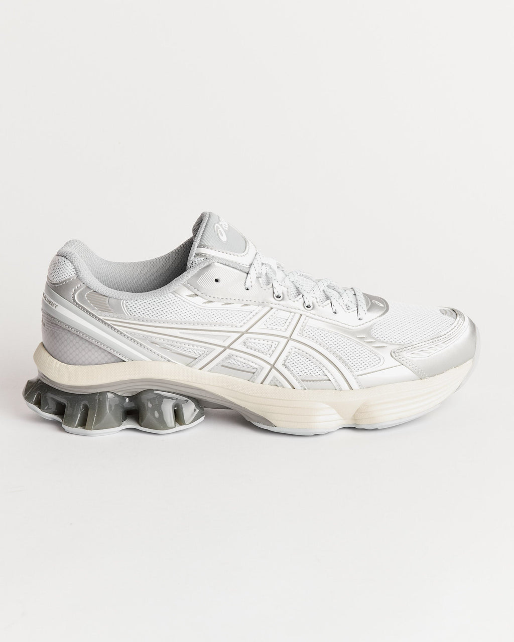 Gel-Kinetic Fluent in White/White