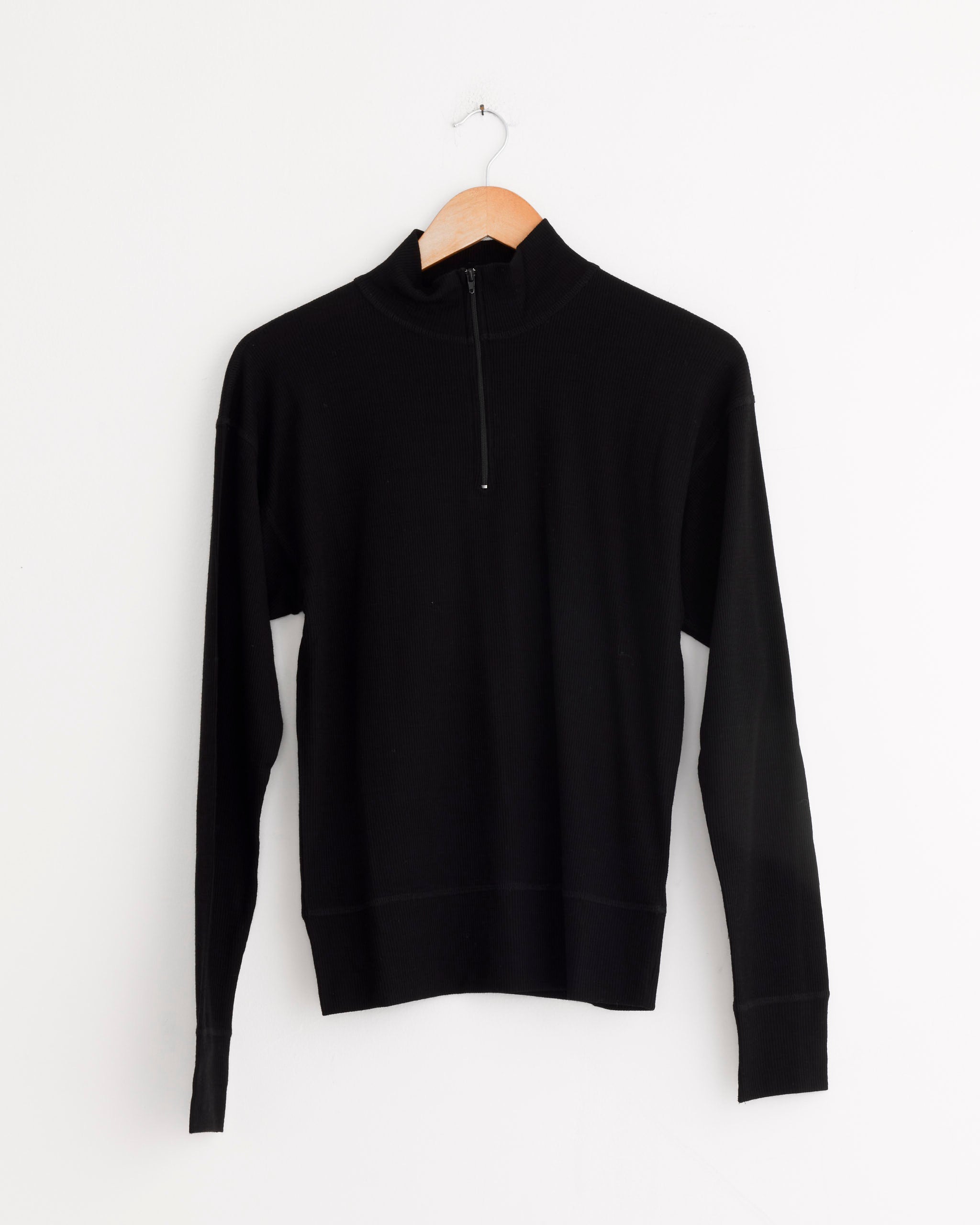 Zipper Pull Over in Black