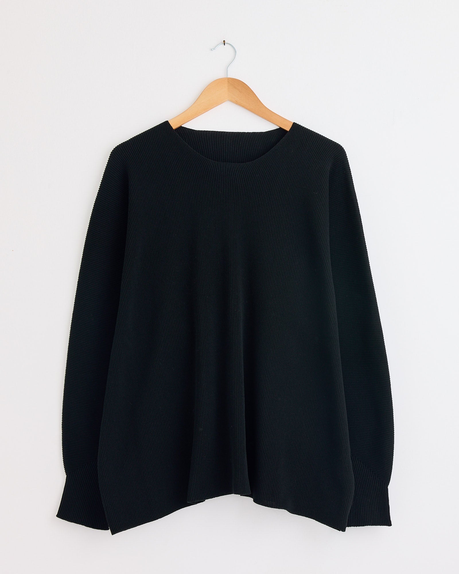 Basic N280 Knit in Black