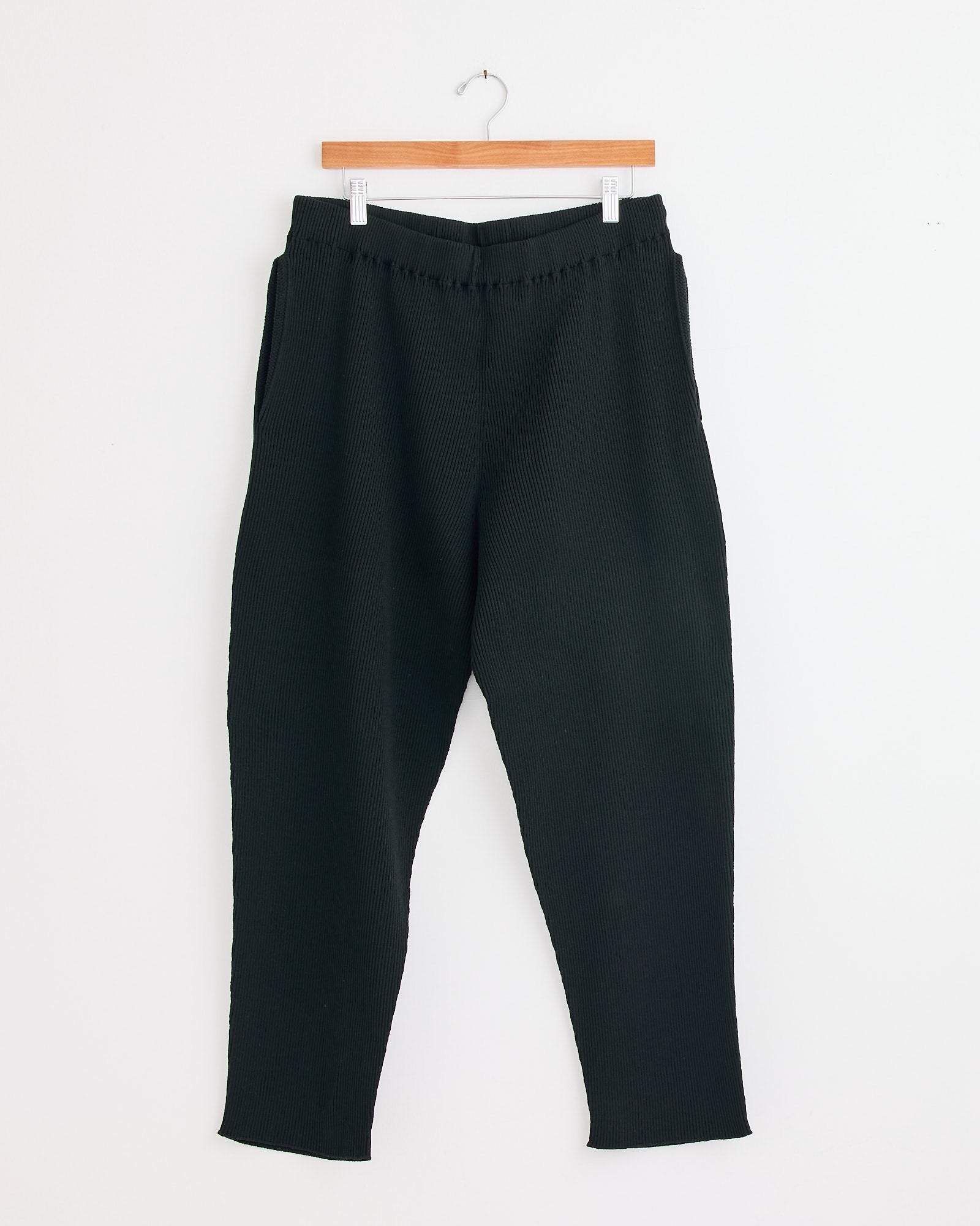 Basic Knit Pant in Black