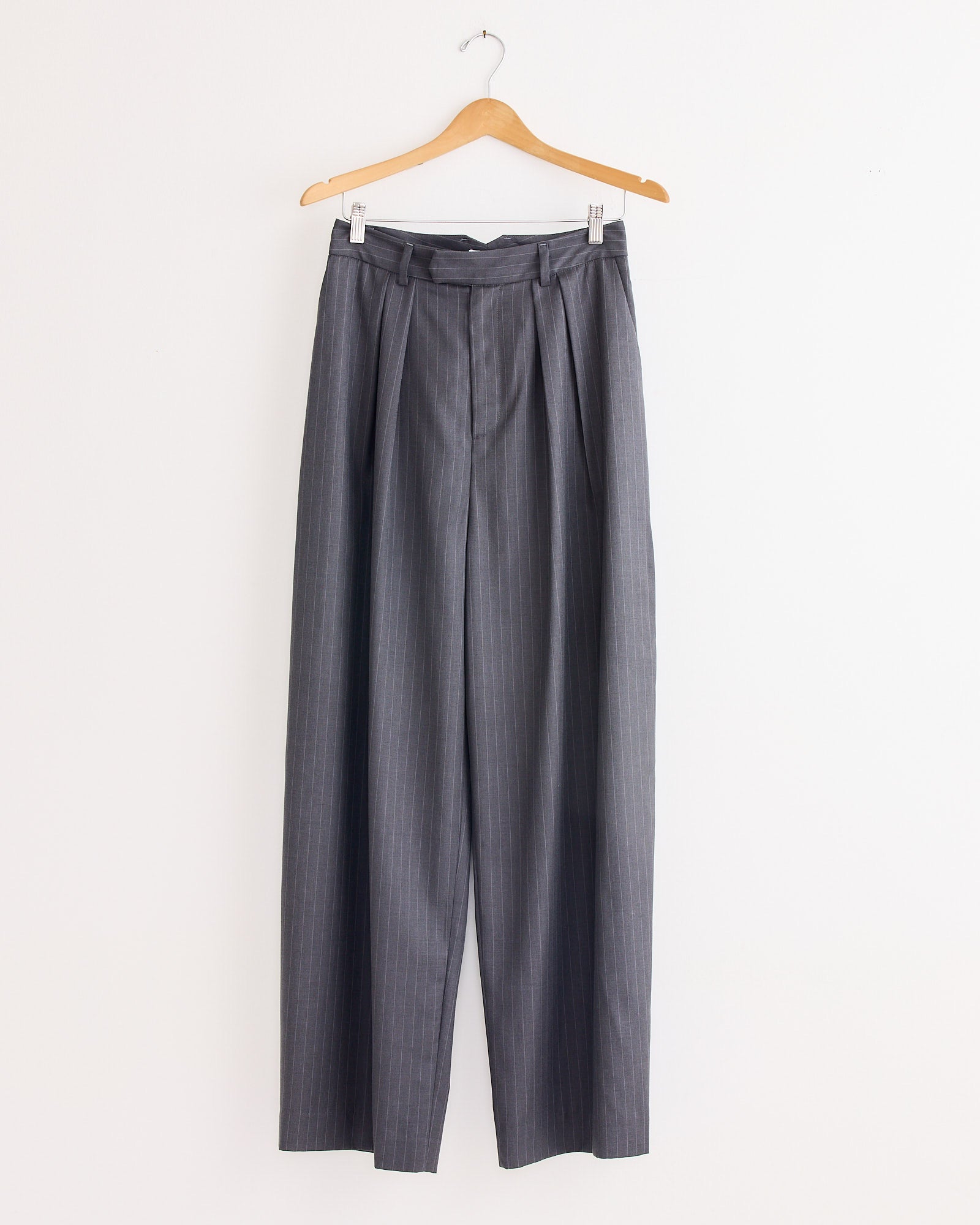 Wide Leg Pleated Trouser in Charcoal
