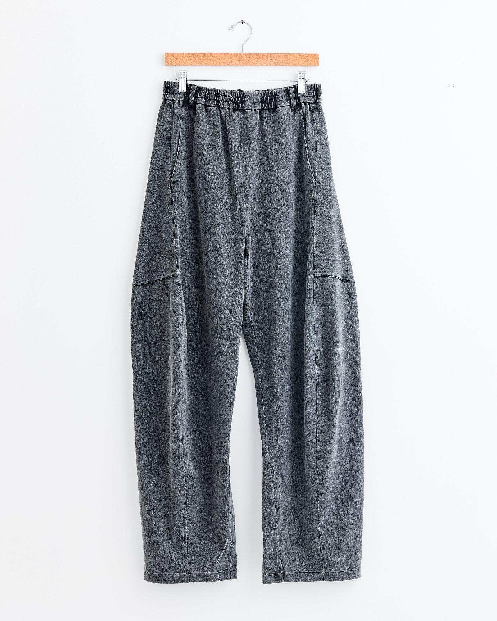 Stretch Denim Knit Winslow Pant in Black
