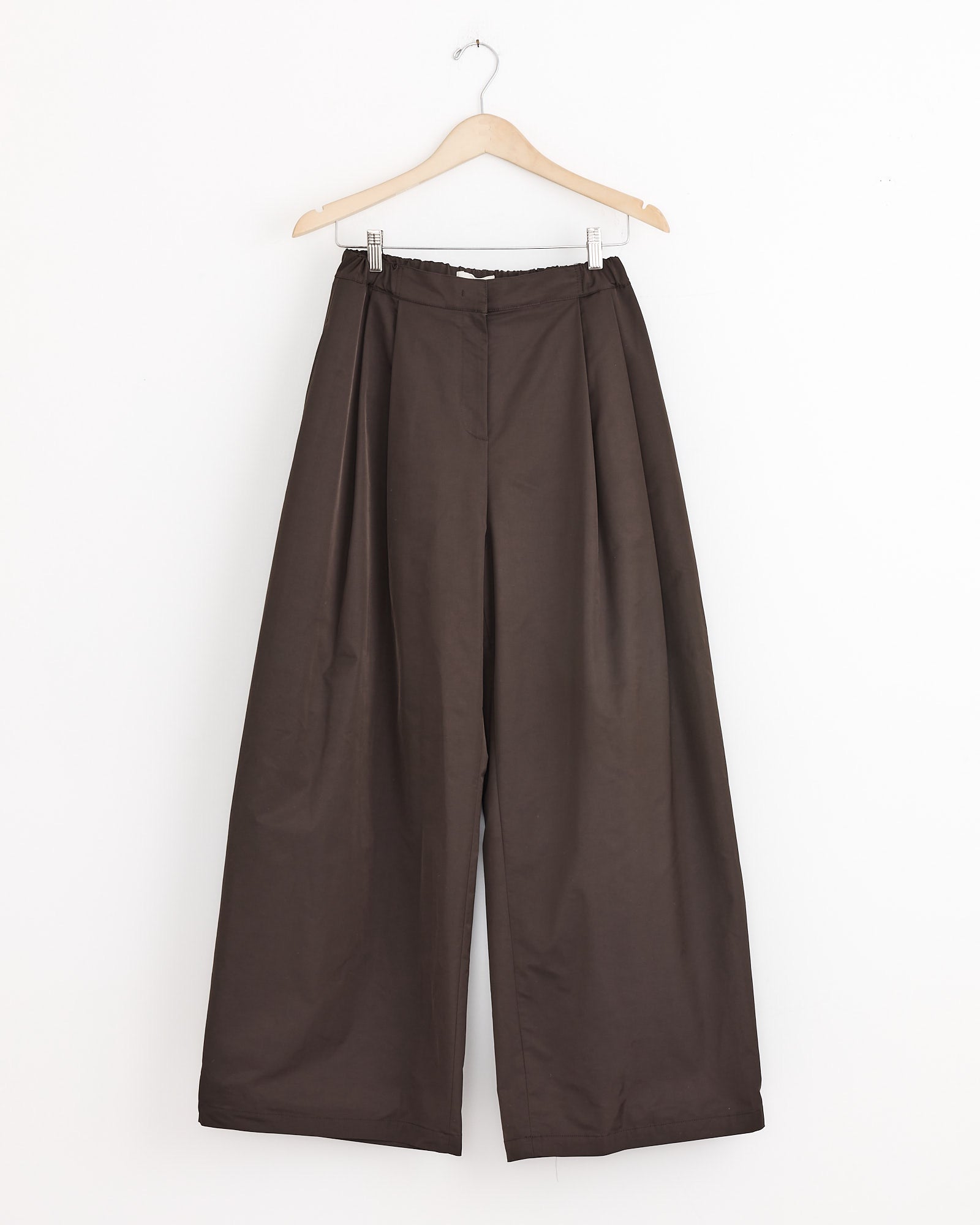 Two Tuck Balloon Pant in Dark Brown