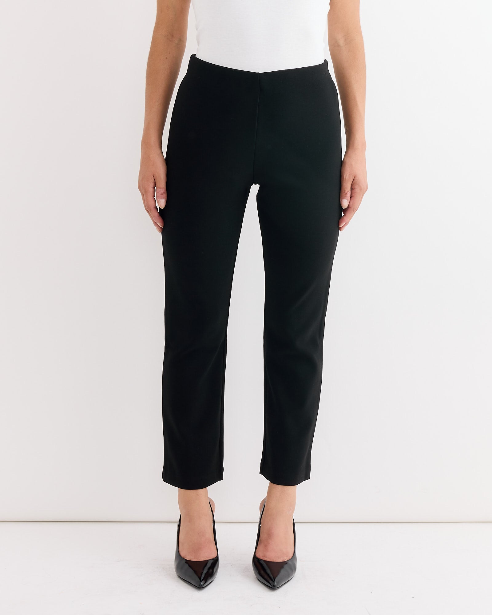 Vilea Cropped Trouser in Black