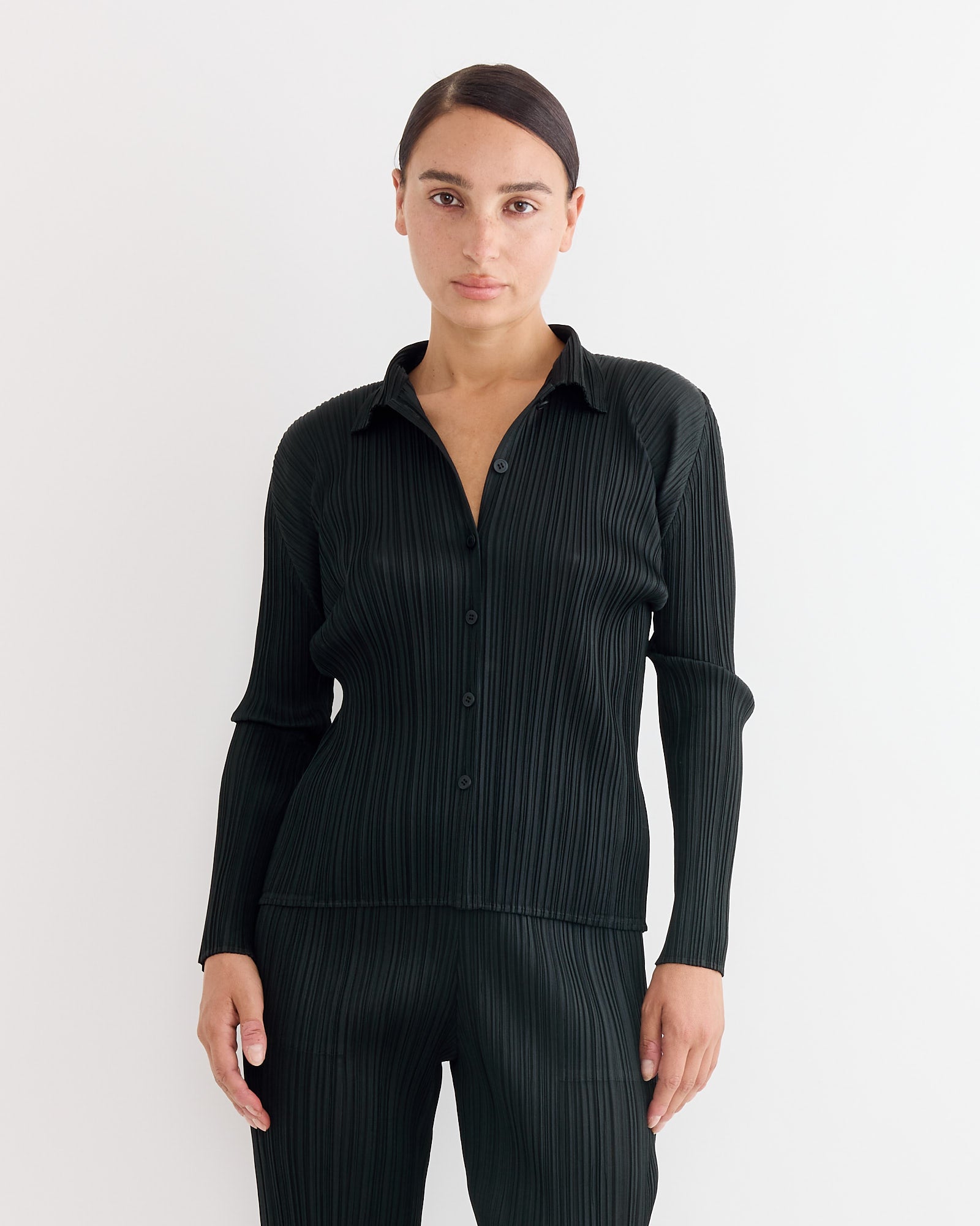 Basics Shirt in Black