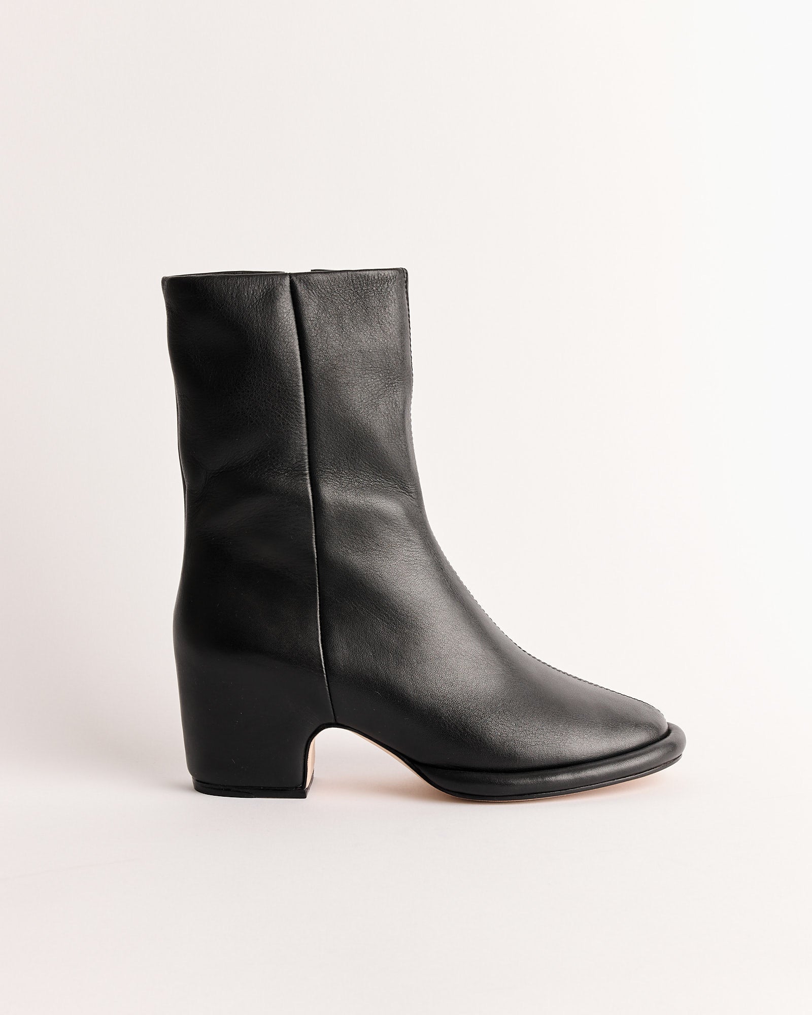 Arch Boot in Black