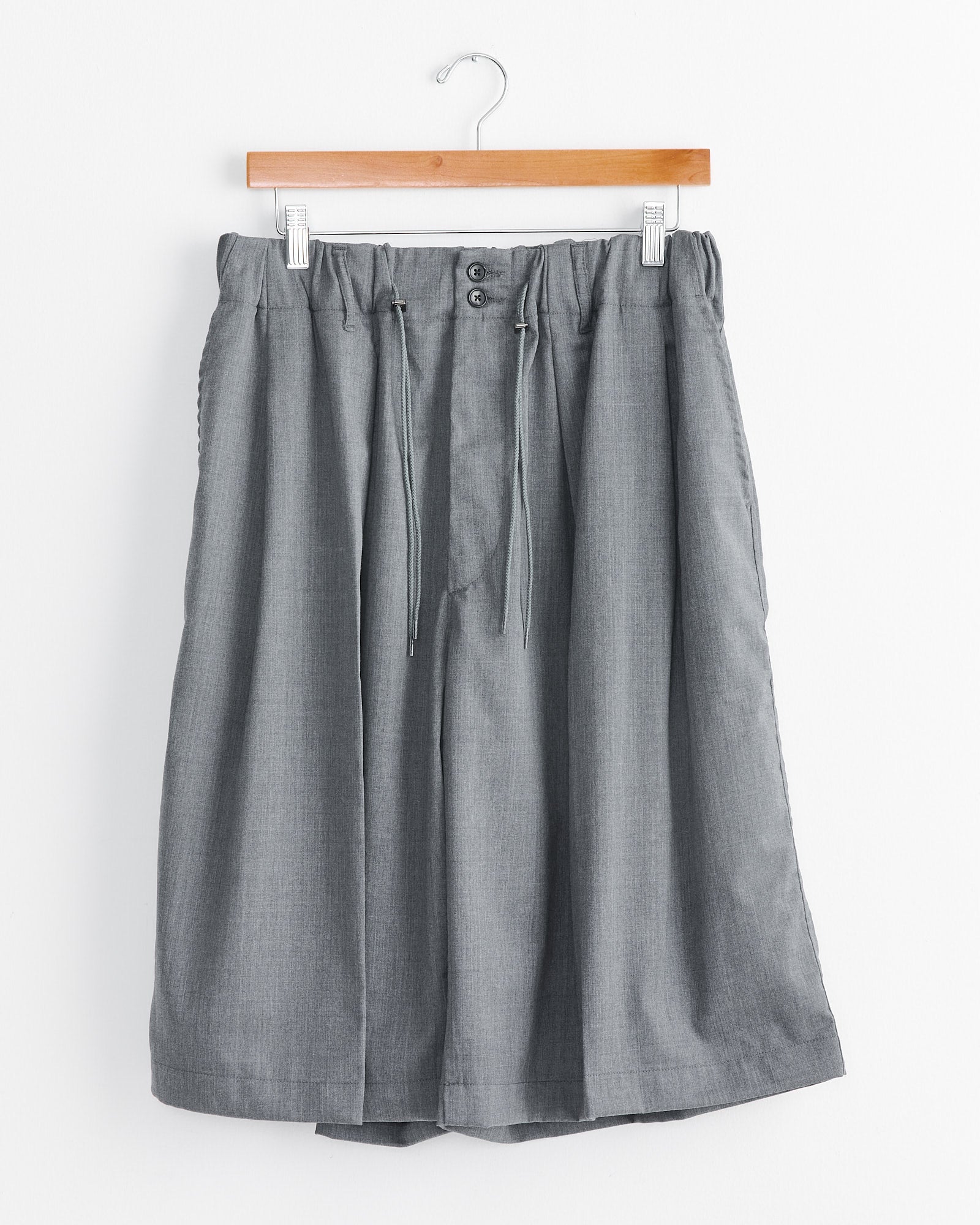 Circular Short Twill Pant in Anthracite