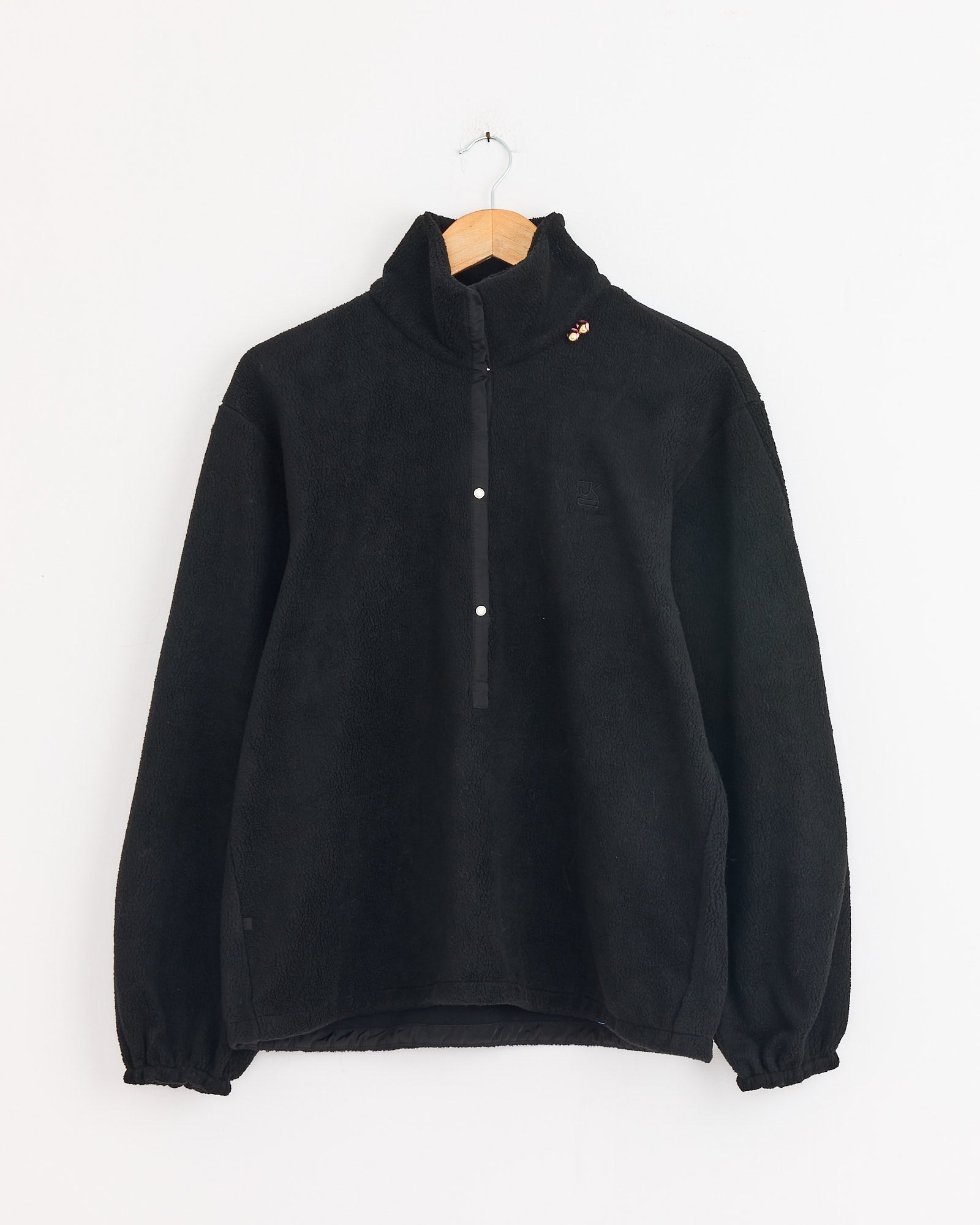 Bellflower Fleece Sweater in Black