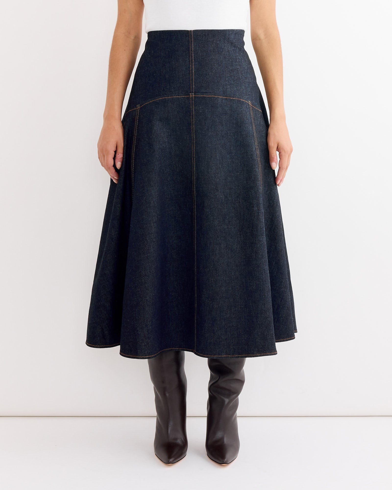 La Jupe Triangle De-Nimes Skirt in Dark Navy