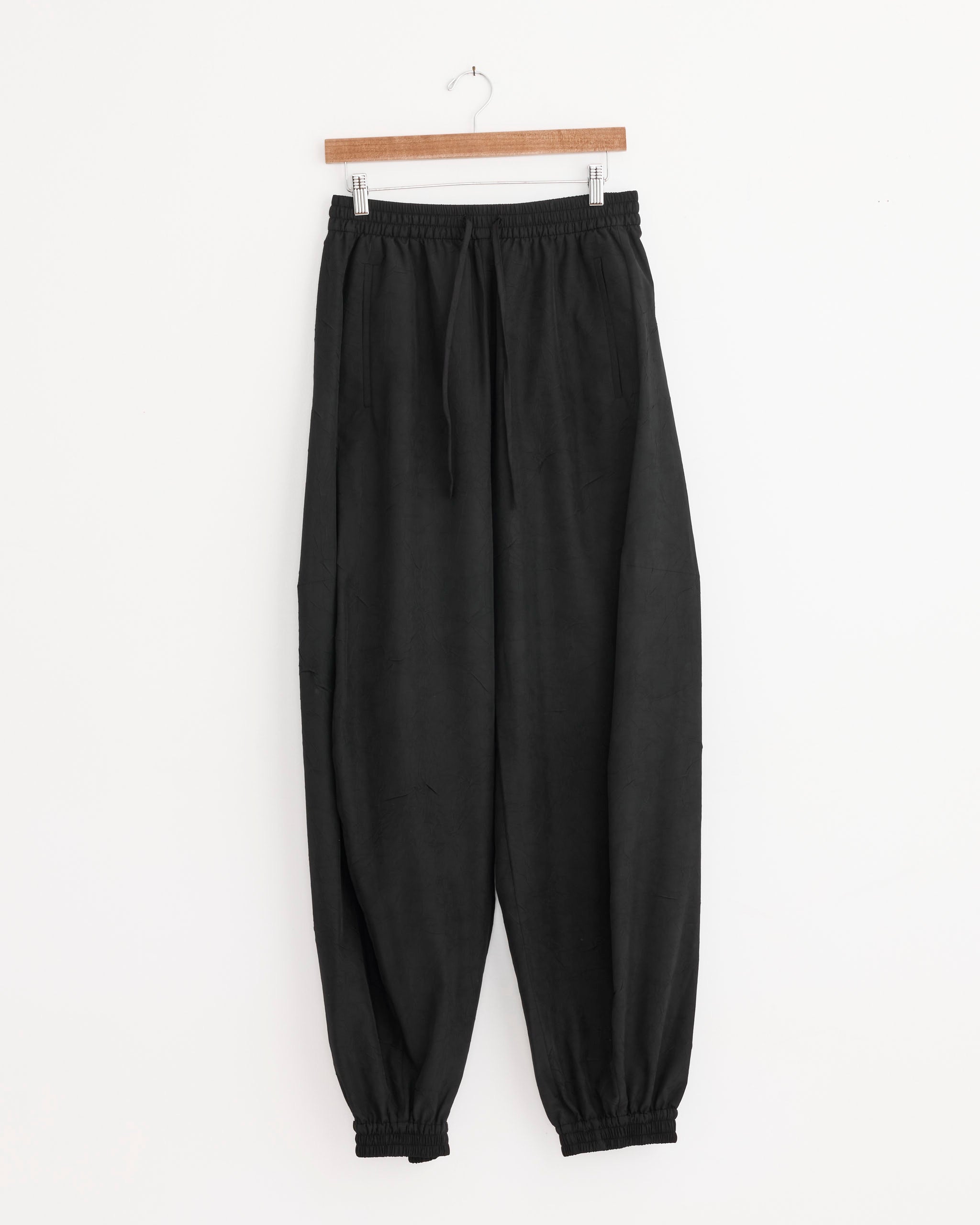 Balloon Track Pant in Black