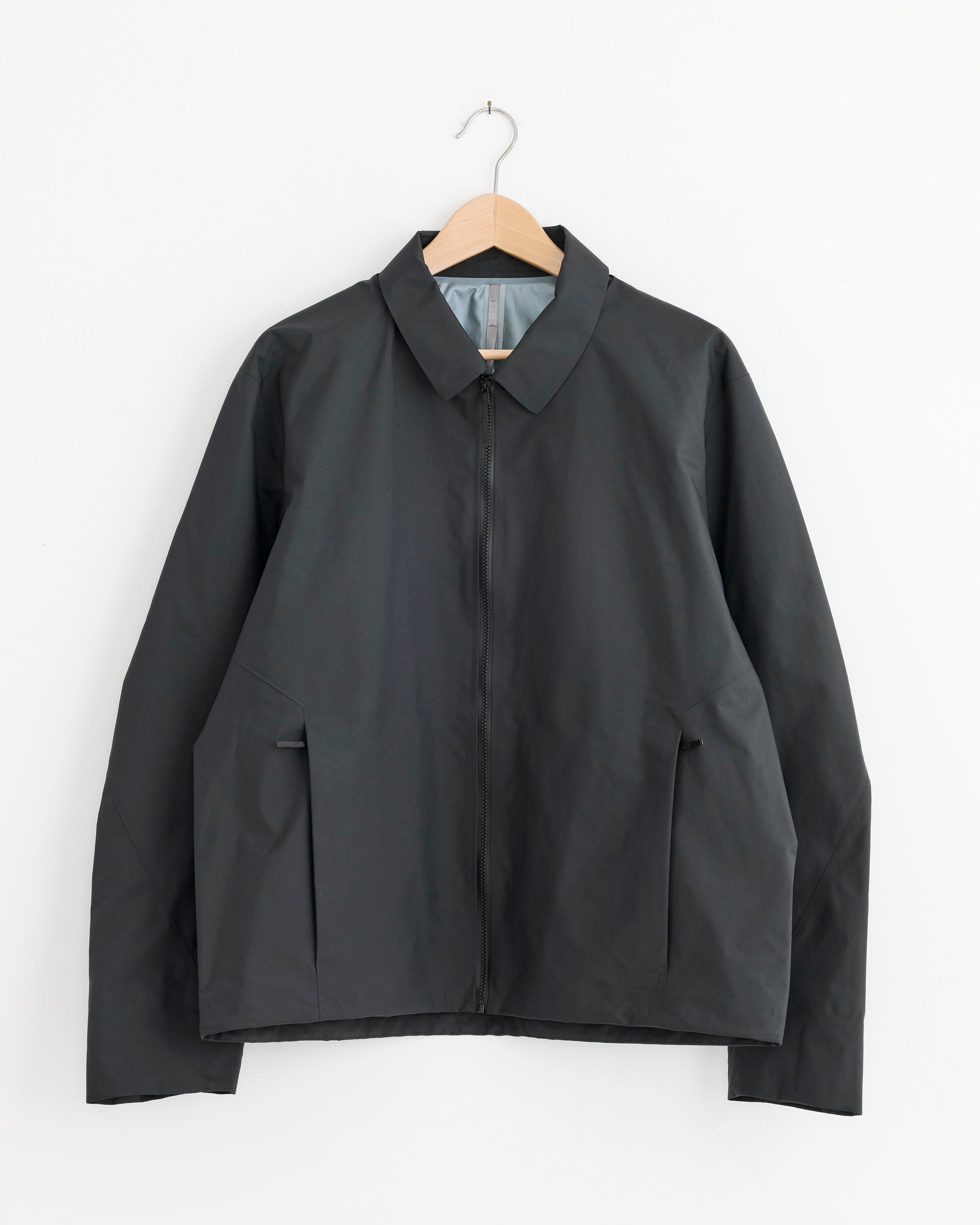 Centroid Jacket in Black