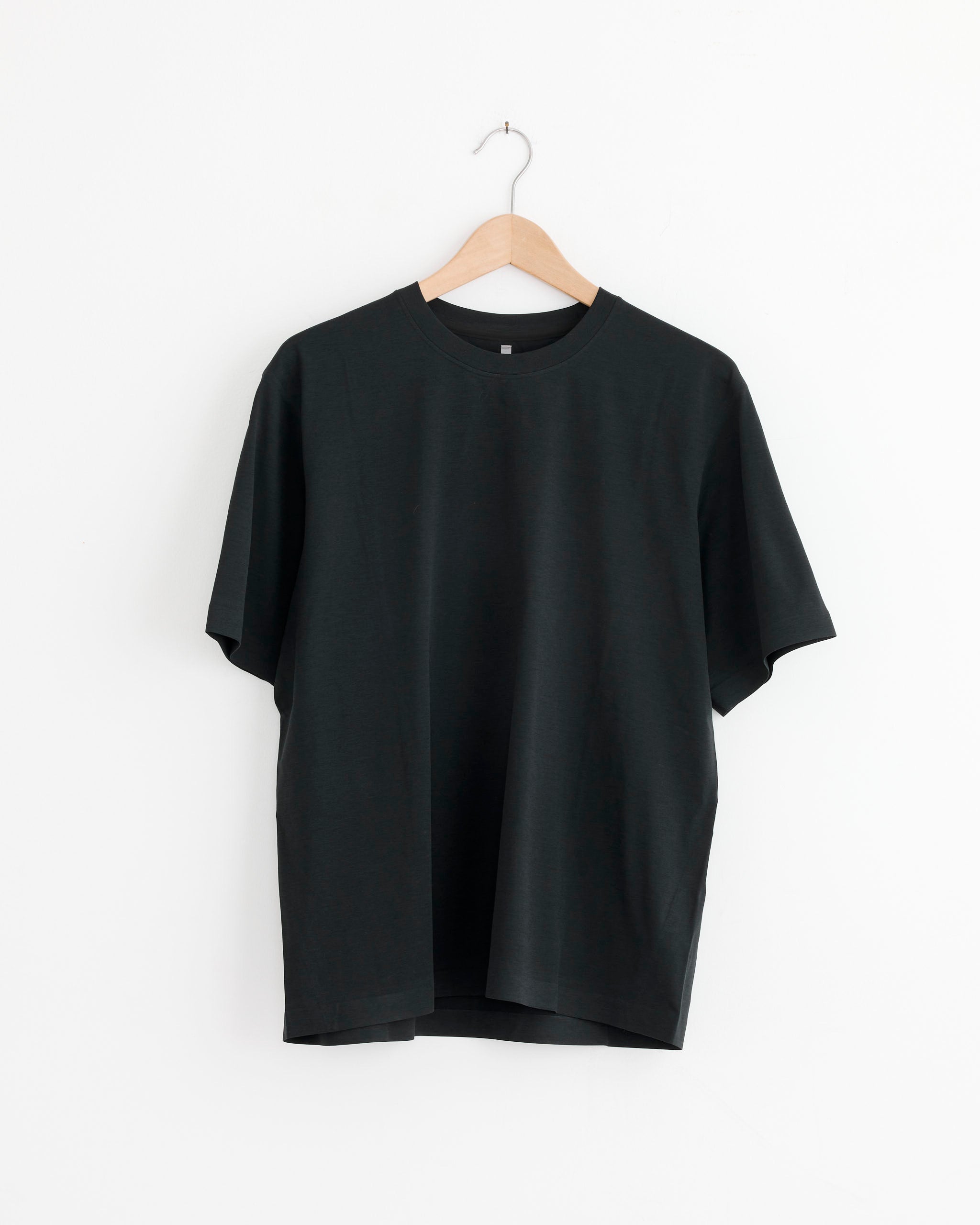 Metron Tee in Black