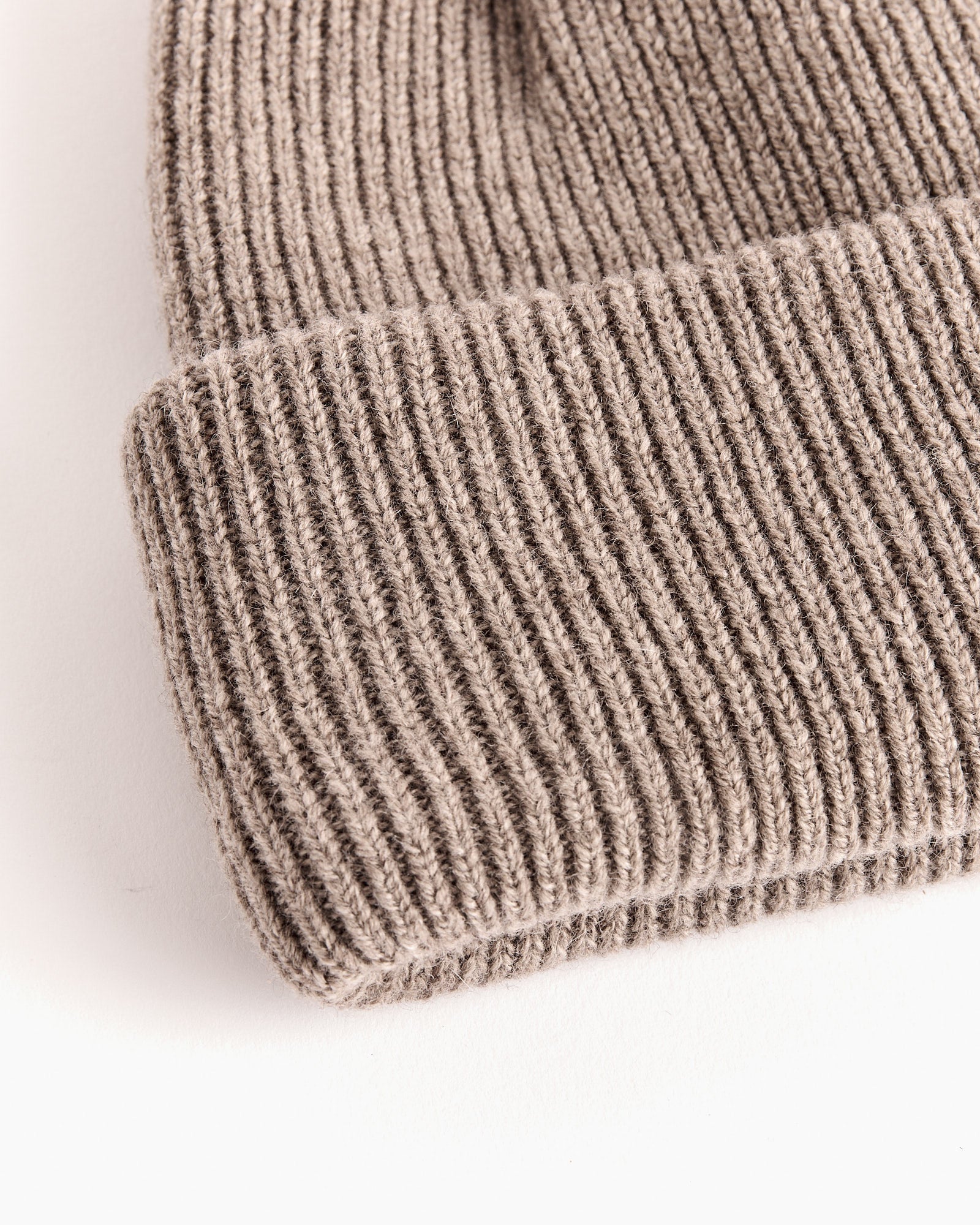 Cashmere Beanie in Heather Brown