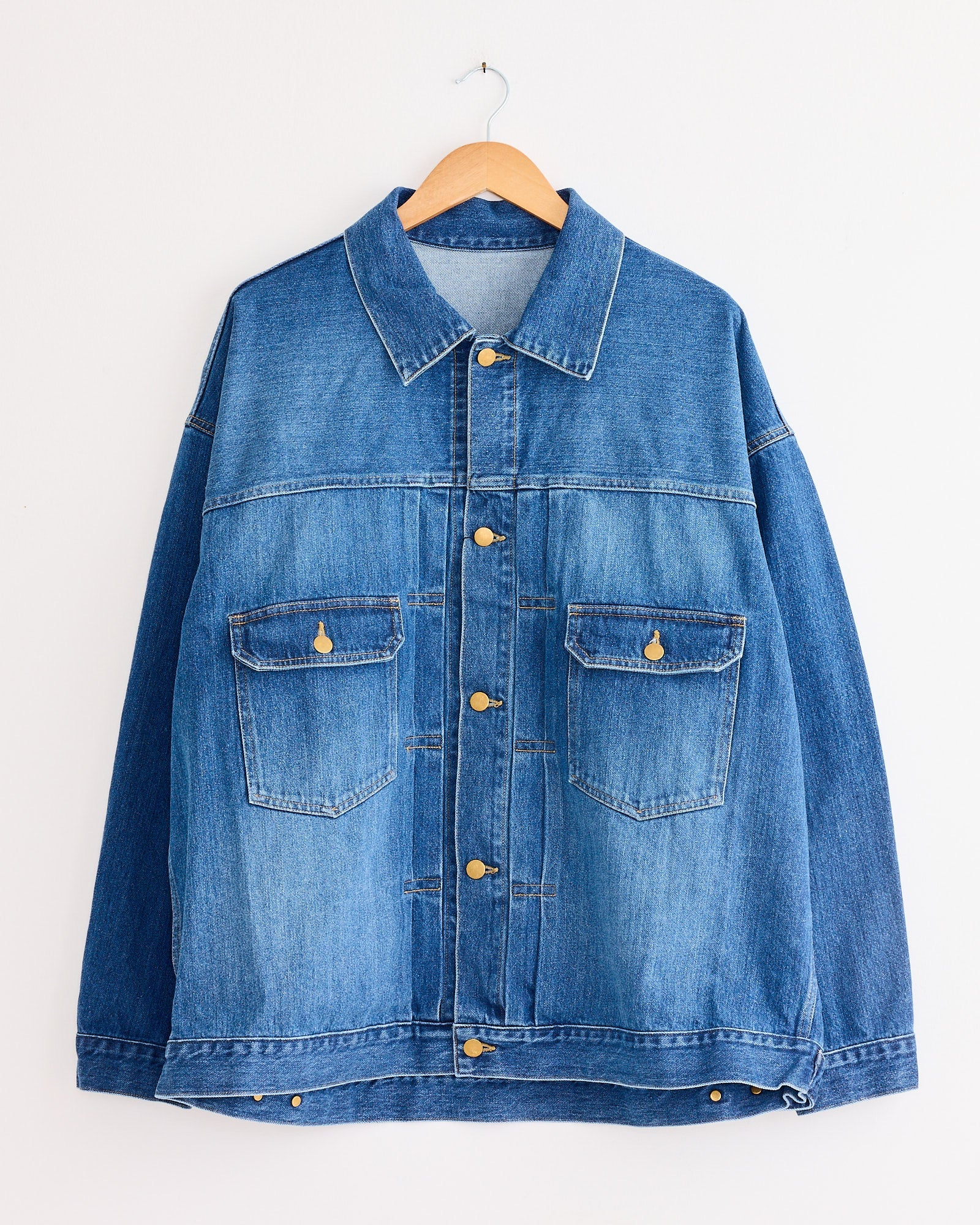 Trucker Jacket in Blue Denim Damaged